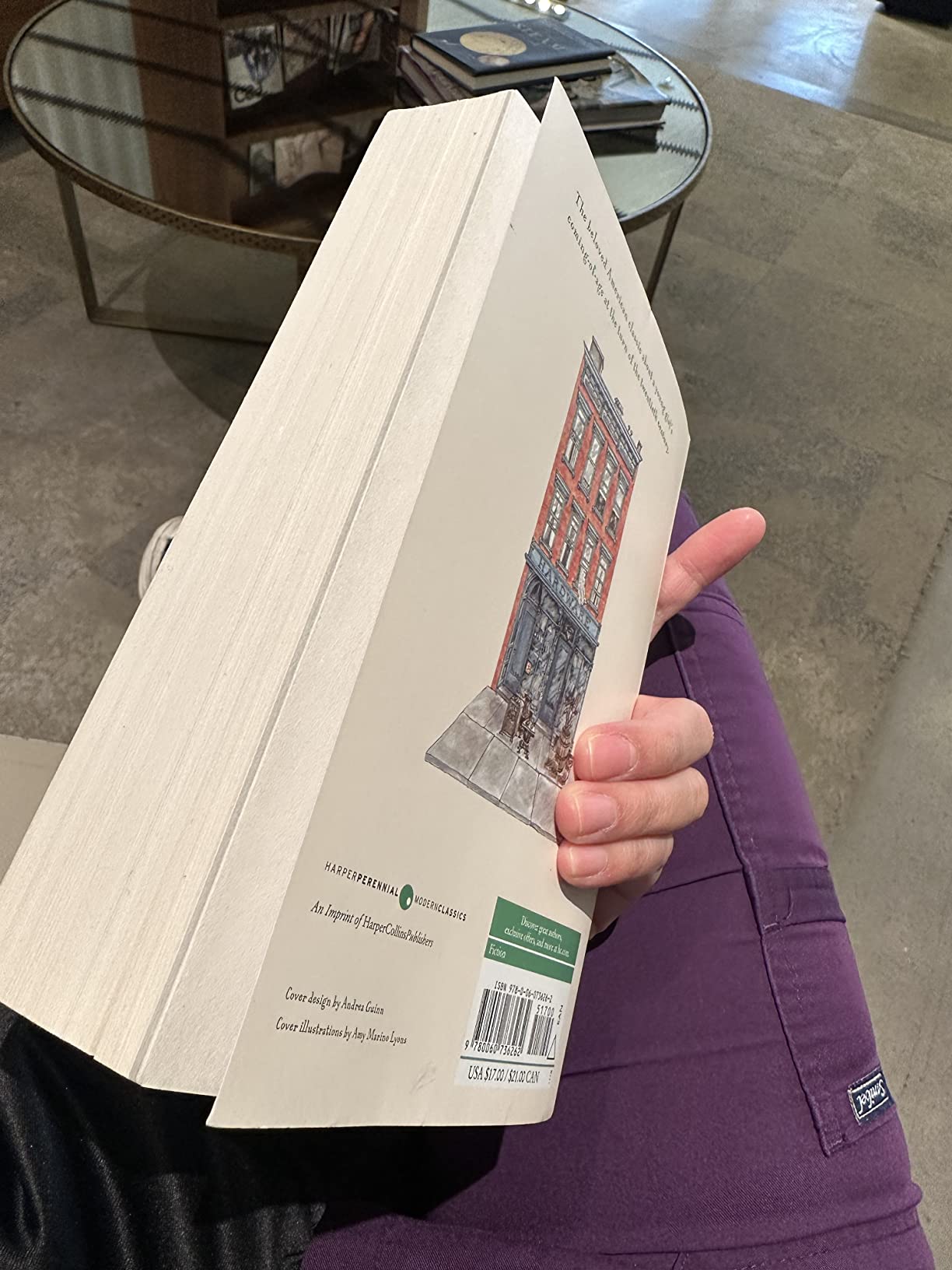 A Tree Grows in Brooklyn [75th Anniversary Ed]: A Special Edition of the Beloved American Classic Coming-Of-Age Novel (Perennial Classics) customer photo 1