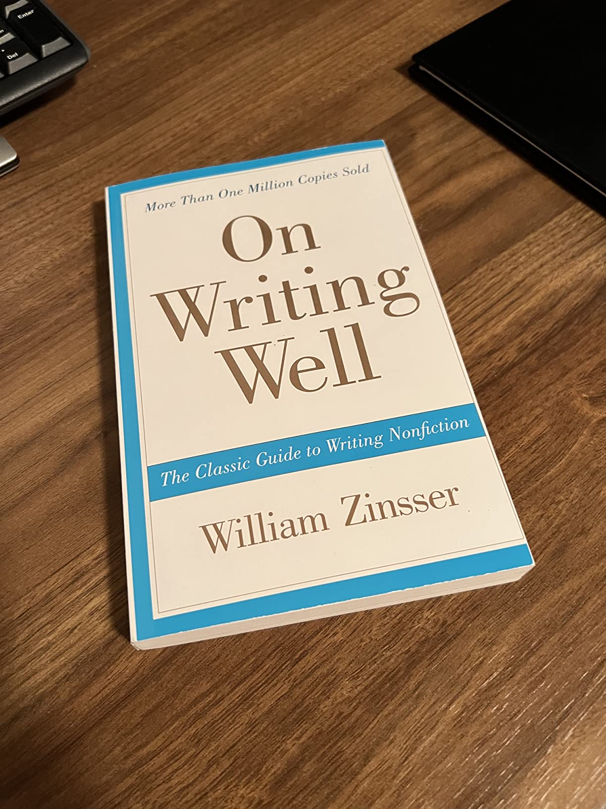 On Writing Well: The Essential Guide to Mastering Nonfiction Writing and Effective Communication customer photo 1