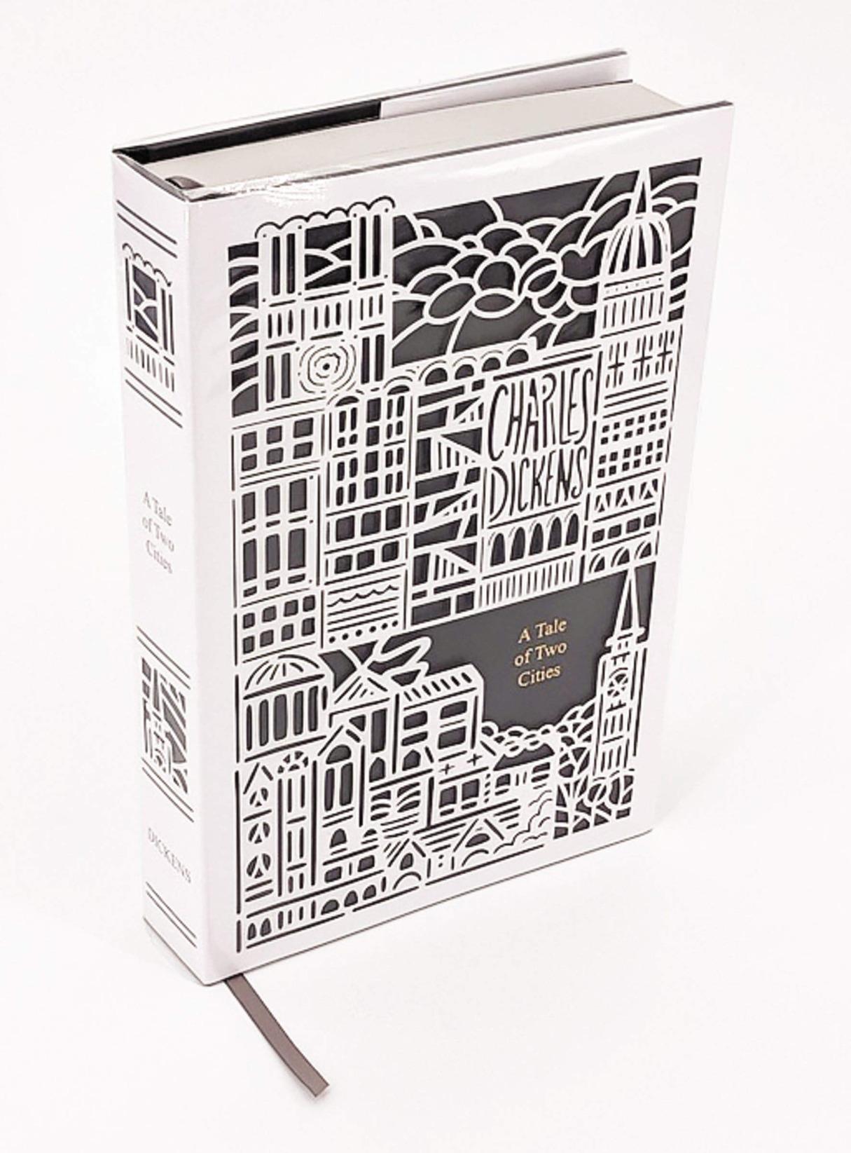 A Tale of Two Cities (Penguin Classics) customer photo 1