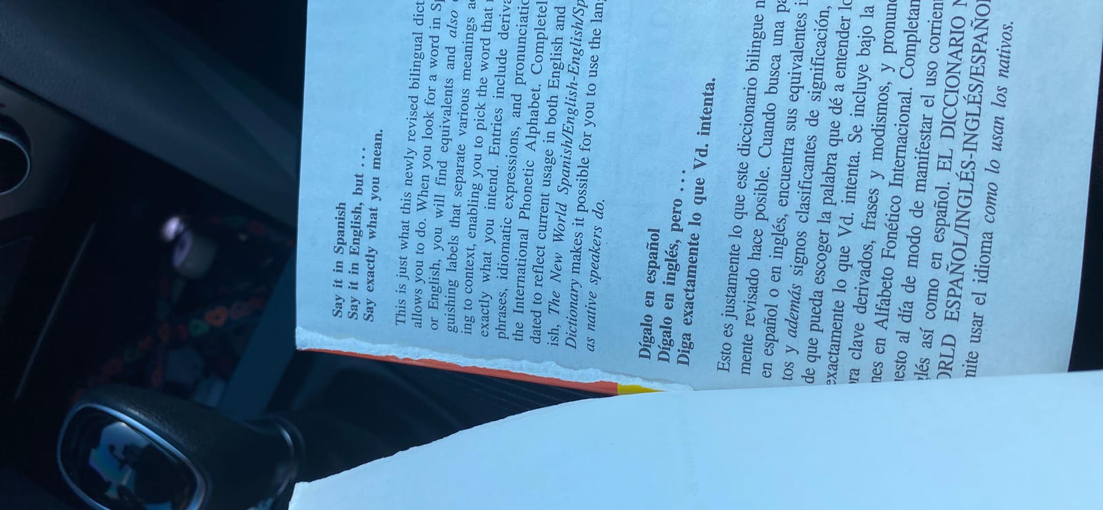 The New World Spanish/English, English/Spanish Dictionary (El New World Diccionario español/inglés, inglés/español) customer photo 2