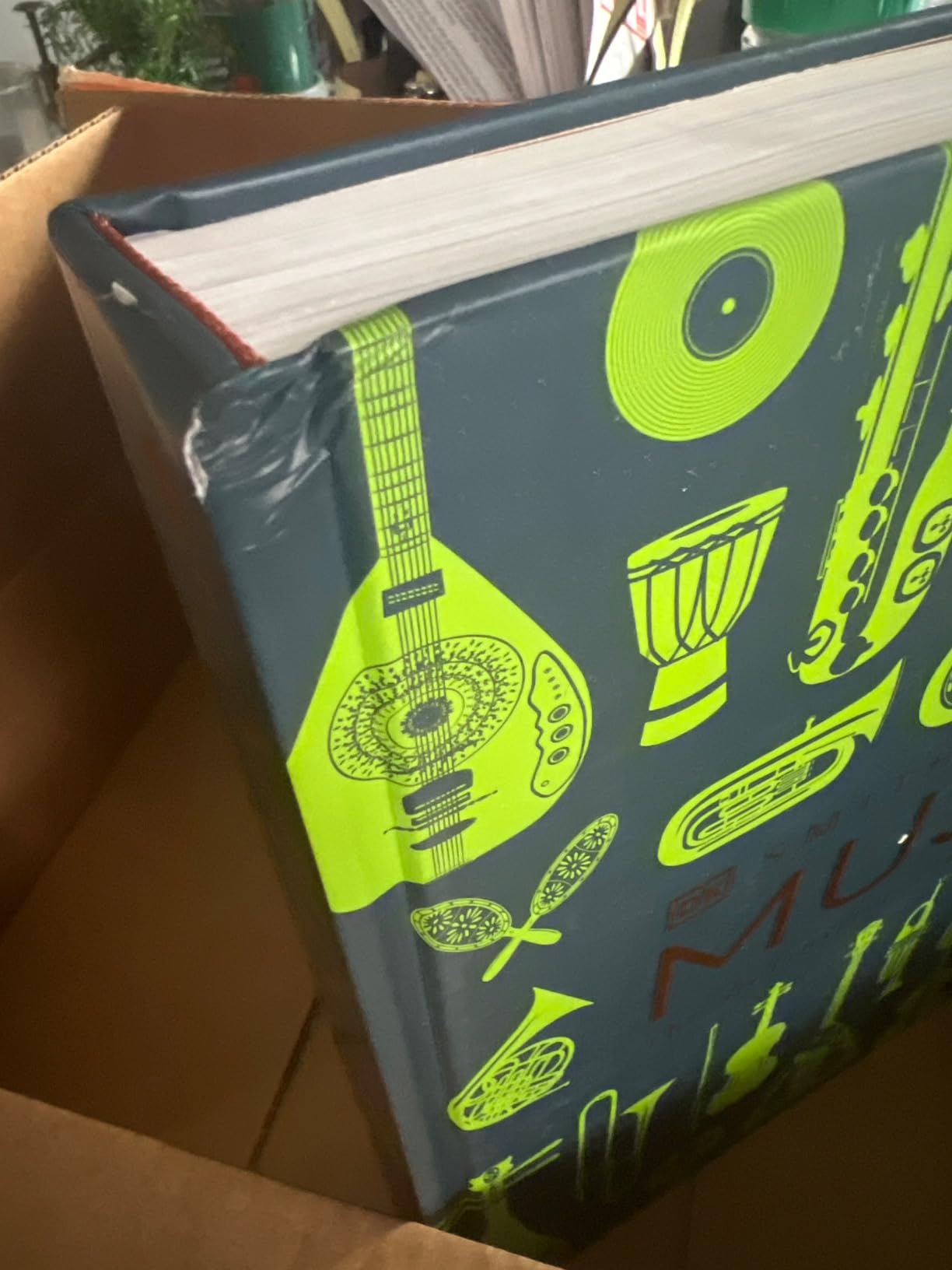 Music: The Definitive Visual History (DK Definitive Visual Encyclopedias) customer photo 1