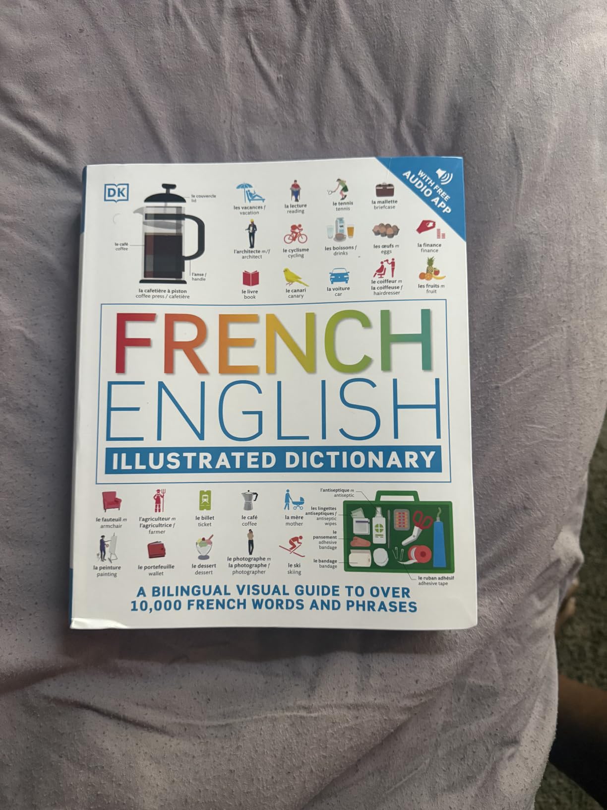 French - English Illustrated Dictionary: A Bilingual Visual Guide to Over 10,000 French Words and Phrases customer photo 1