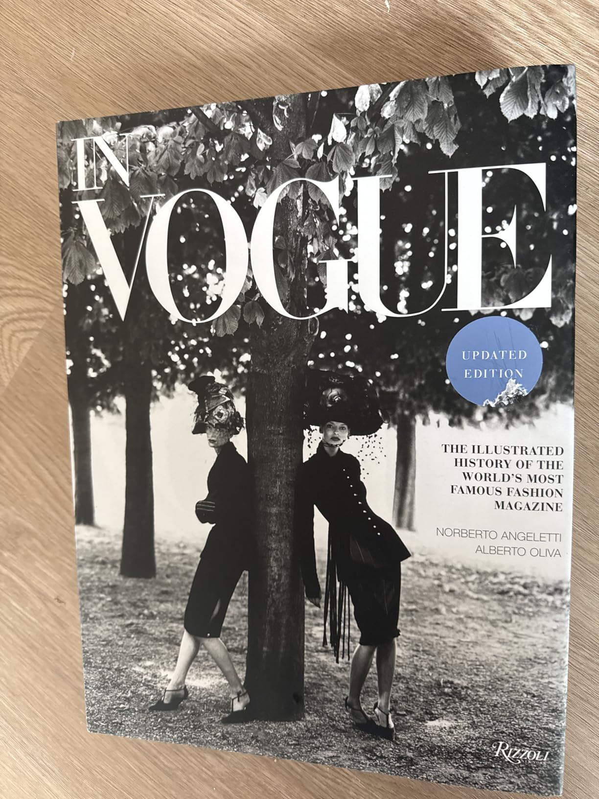 In Vogue: An Illustrated History of the World's Most Famous Fashion Magazine customer photo 2