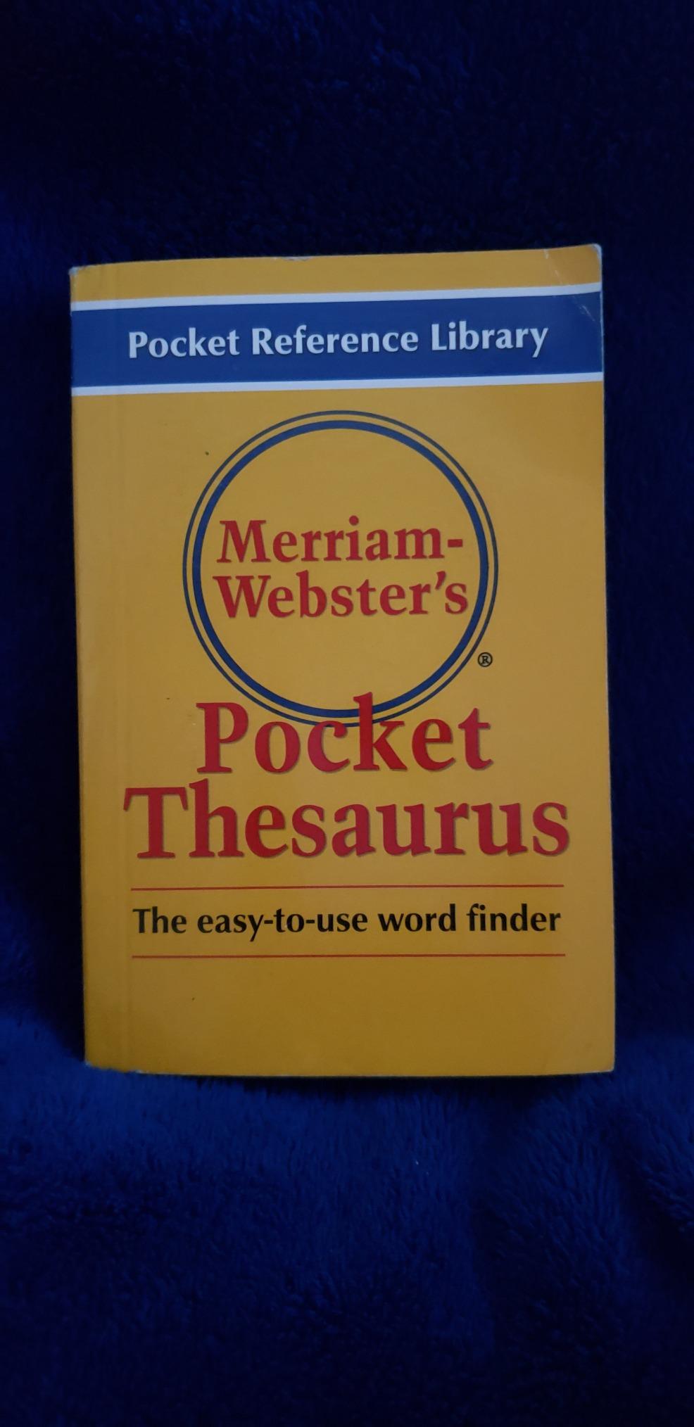 Merriam-Webster's Pocket Thesaurus, Newest Edition, (Flexi Paperback) (Pocket Reference Library) customer photo 1