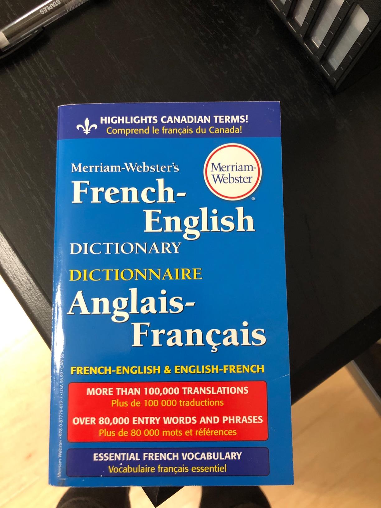 Merriam-Webster's French-English Dictionary, Newest Edition, Mass-Market Paperback (English & French Edition) customer photo 1