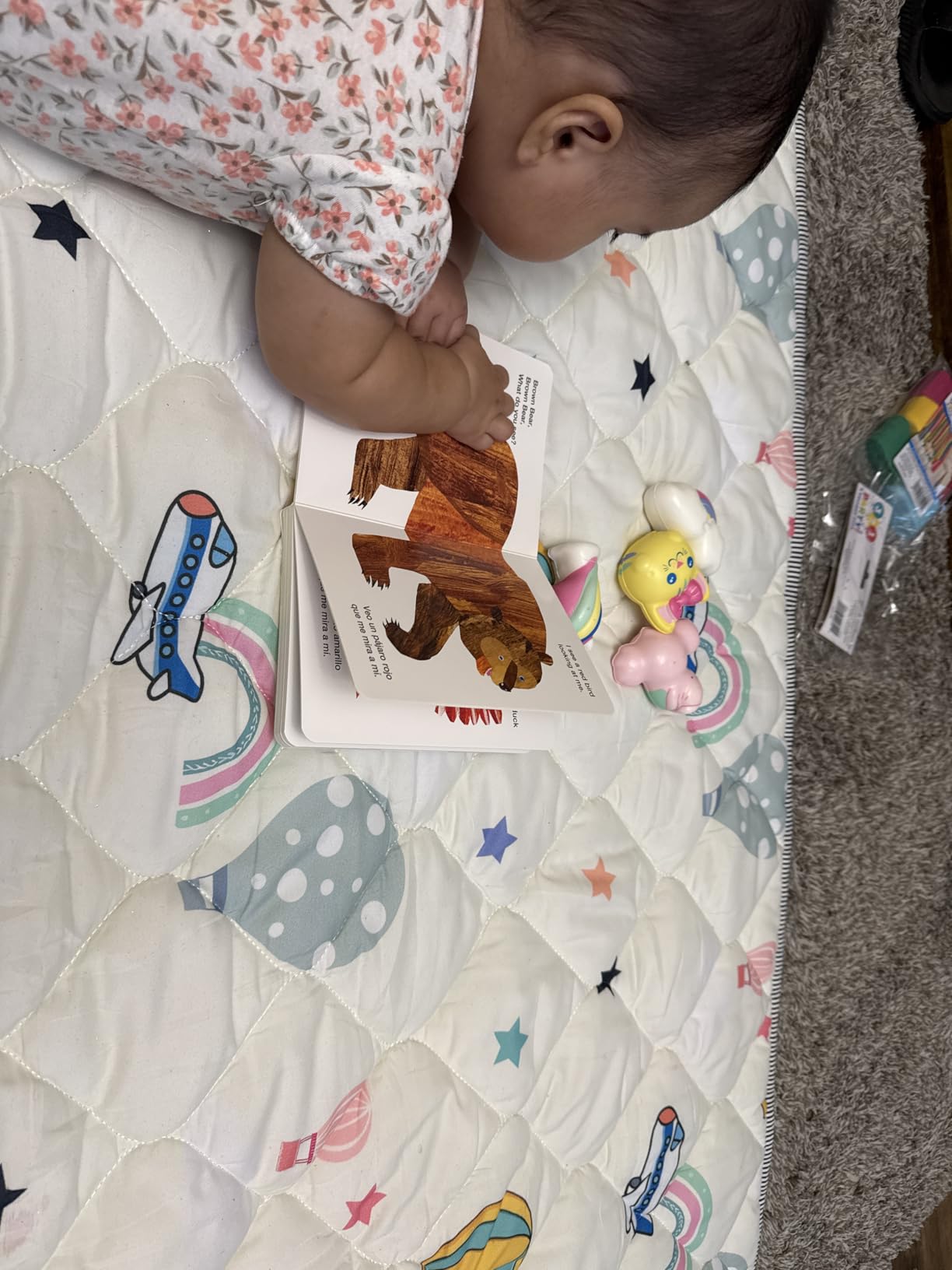 Brown Bear, Brown Bear, What Do You See? / Oso pardo, oso pardo, ¿qué ves ahí? (Bilingual board book - English / Spanish): Classic Board Book Bilingual Edition customer photo 1