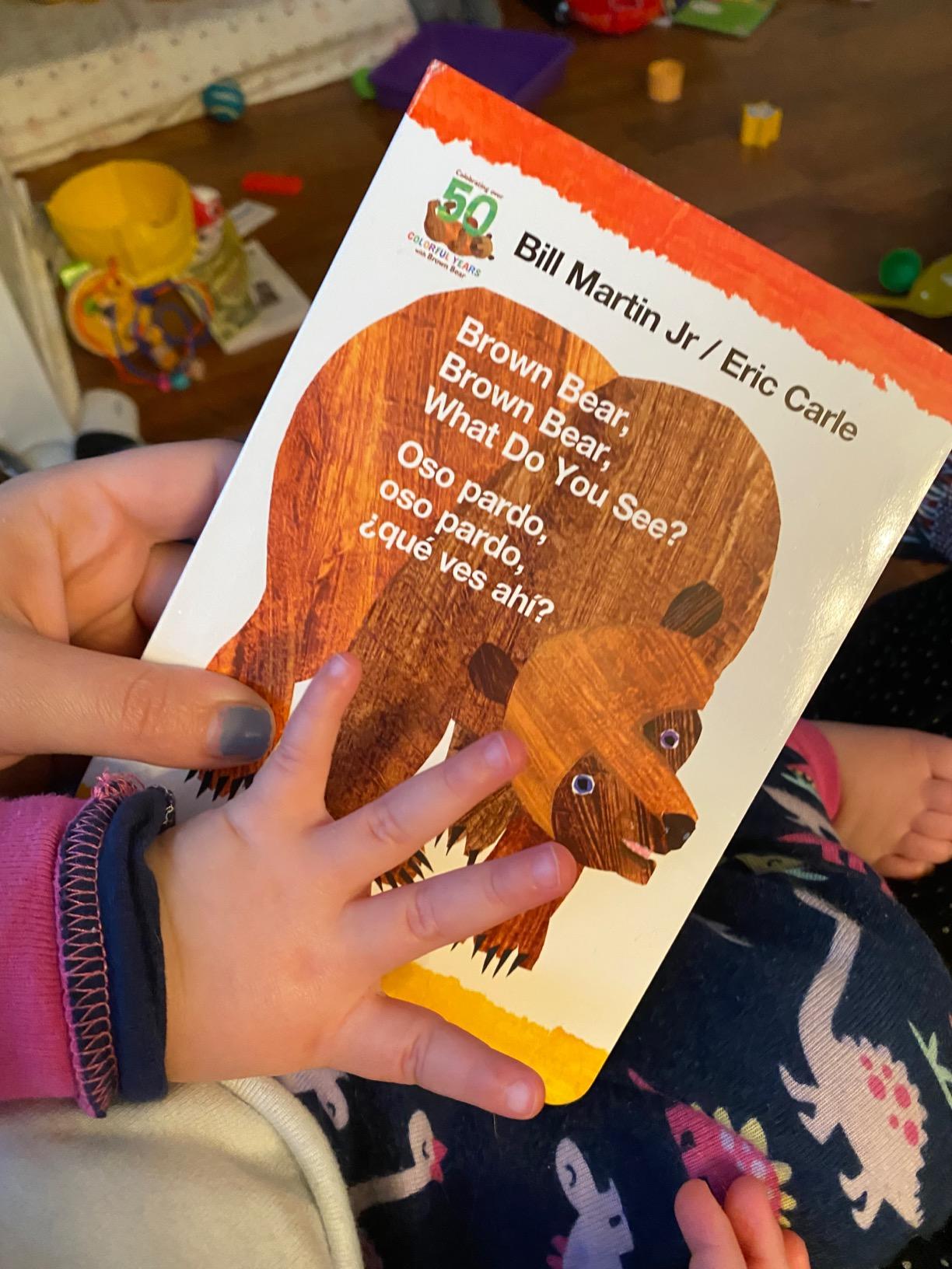 Brown Bear, Brown Bear, What Do You See? / Oso pardo, oso pardo, ¿qué ves ahí? (Bilingual board book - English / Spanish): Classic Board Book Bilingual Edition customer photo 2