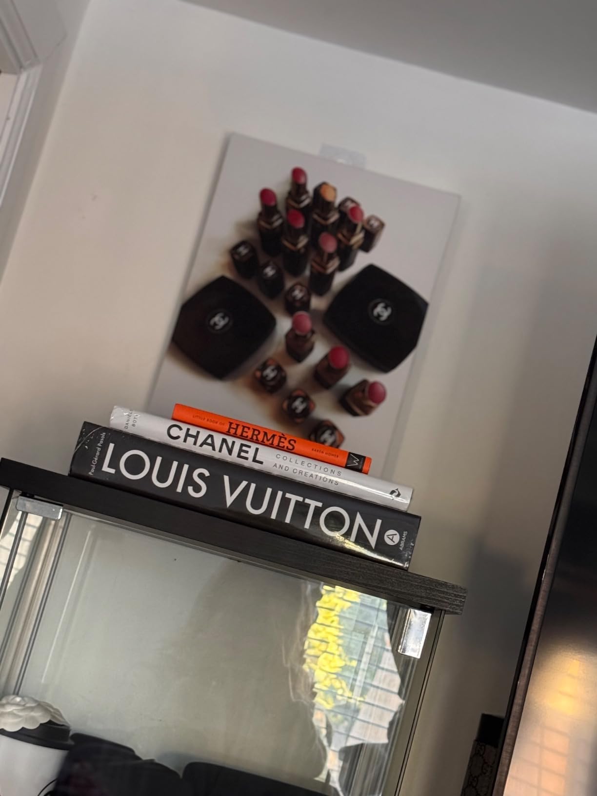 Louis Vuitton: The Birth of Modern Luxury: Updated Edition customer photo 1