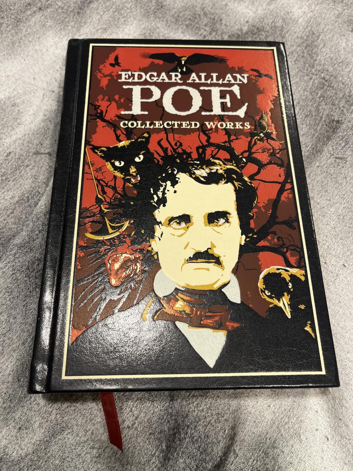 Edgar Allan Poe: Collected Works (Leather-bound Classics) customer photo 1