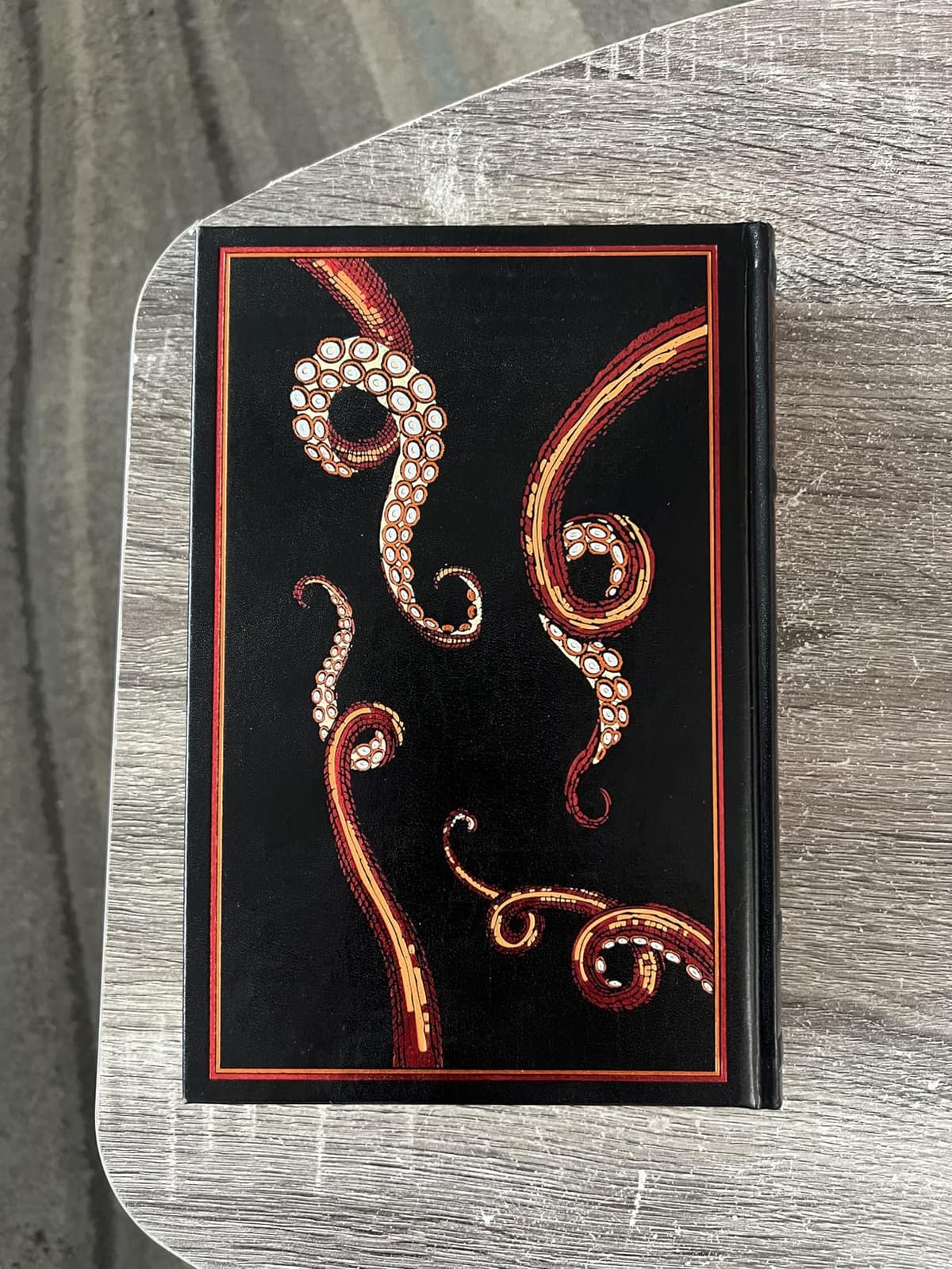 H. P. Lovecraft Tales of Horror (Leather-bound Classics) customer photo 1