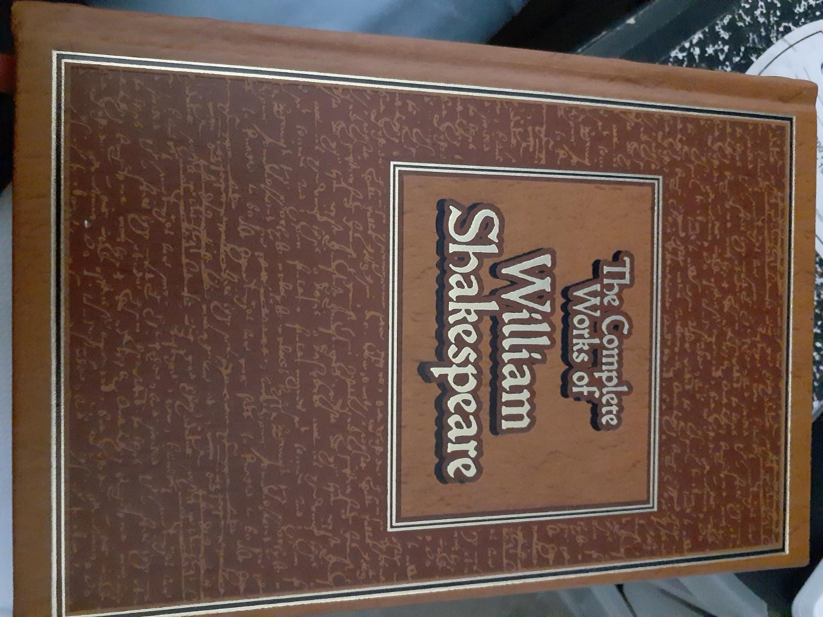 The Complete Works of William Shakespeare (Leather-bound Classics) customer photo 2