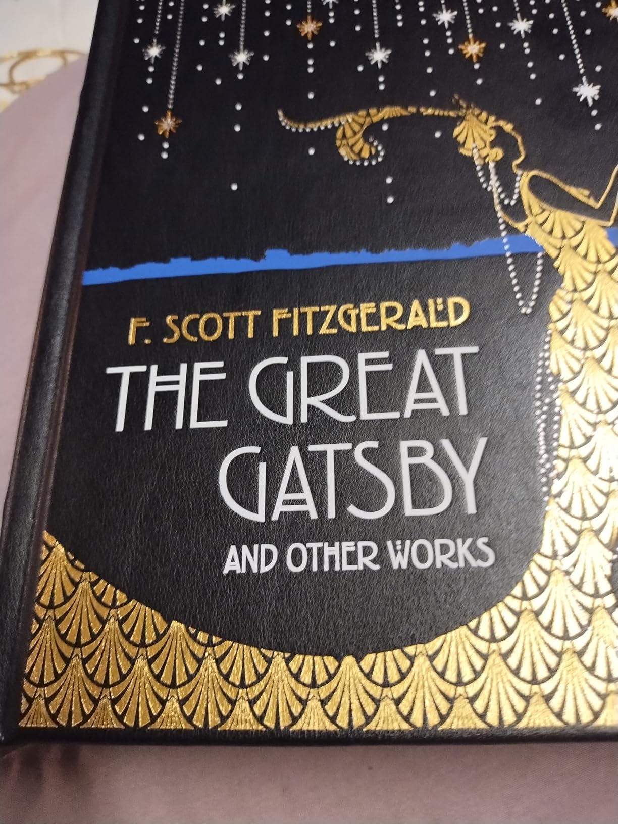 The Great Gatsby and Other Works (Deluxe Leatherbound Edition) (Leather-bound Classics) customer photo 2