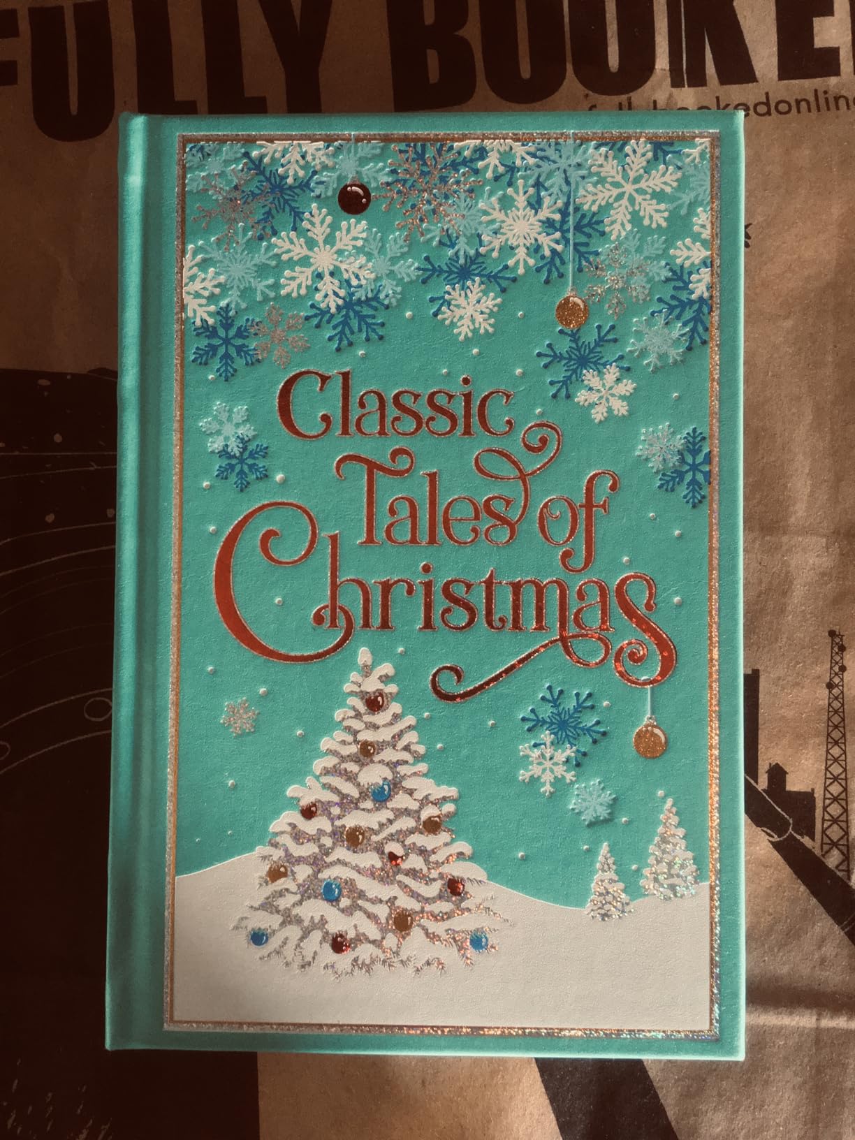 Classic Tales of Christmas (Deluxe Leatherbound Edition) (Leather-bound Classics) customer photo 1