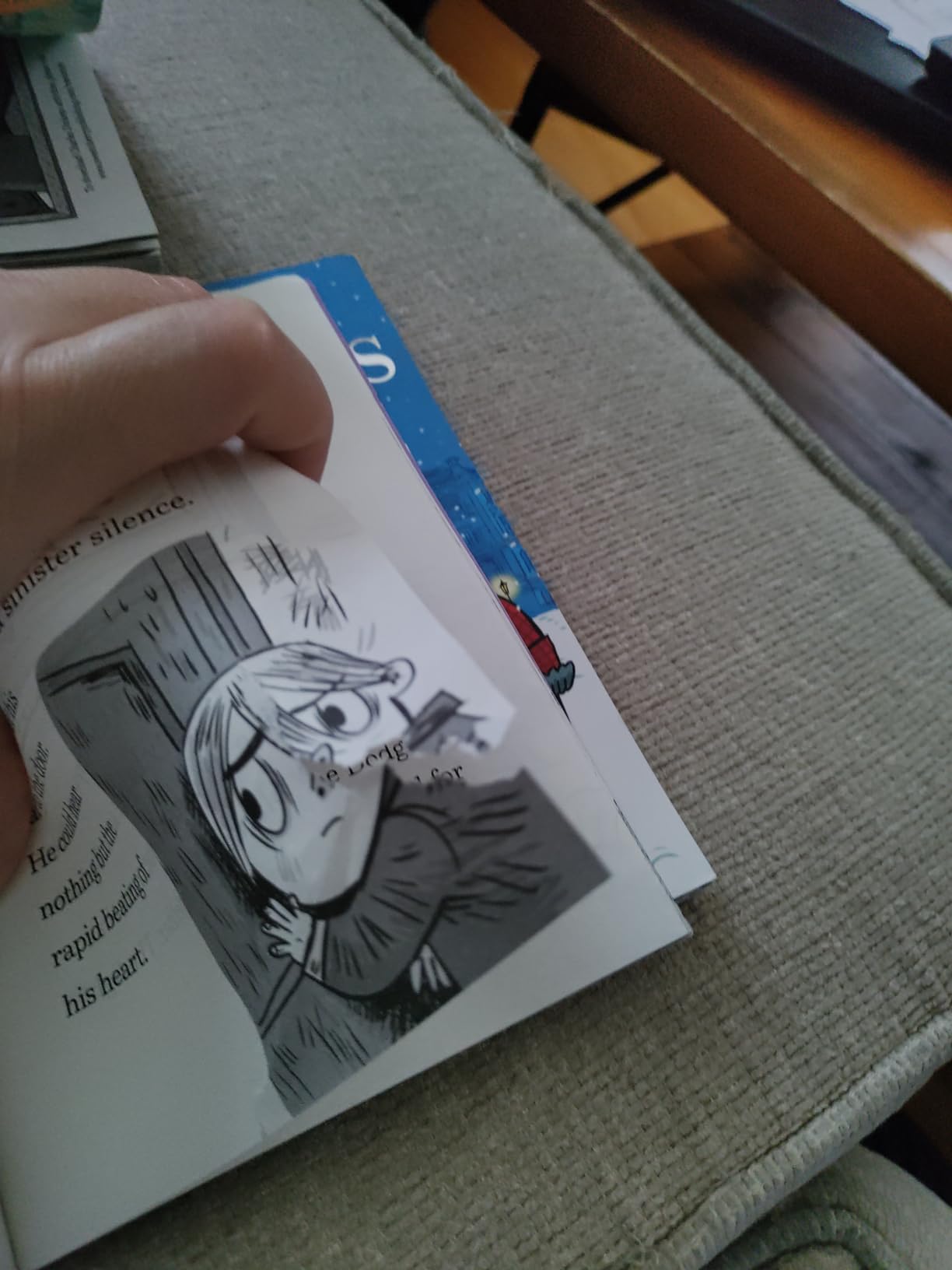 The Charles Dickens Children's Collection (Easy Classics) 10 Book Box Set (A Christmas Carol, Oliver Twist ... A Tale of Two Cities, Great Expectations) customer photo 1