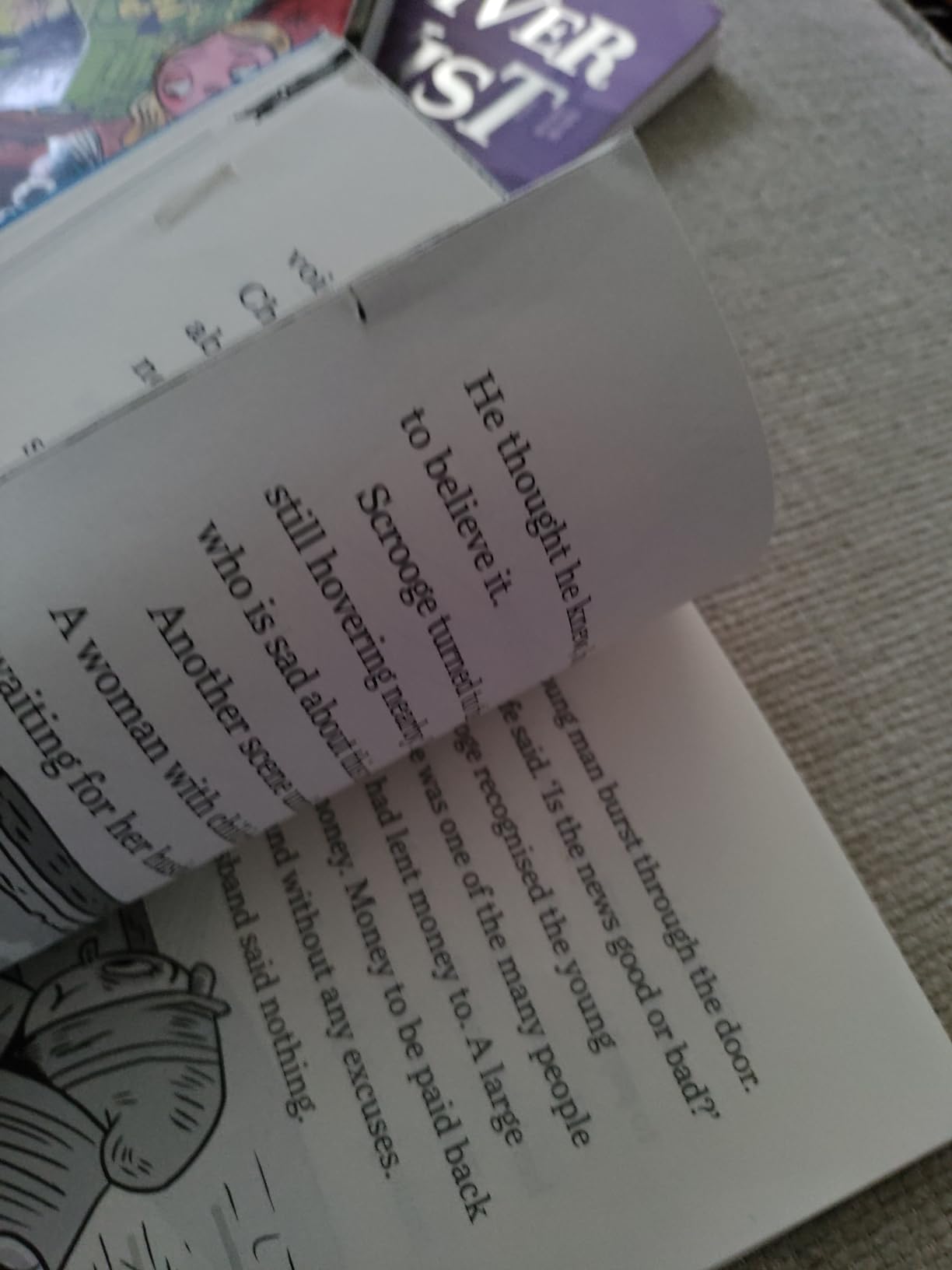 The Charles Dickens Children's Collection (Easy Classics) 10 Book Box Set (A Christmas Carol, Oliver Twist ... A Tale of Two Cities, Great Expectations) customer photo 2