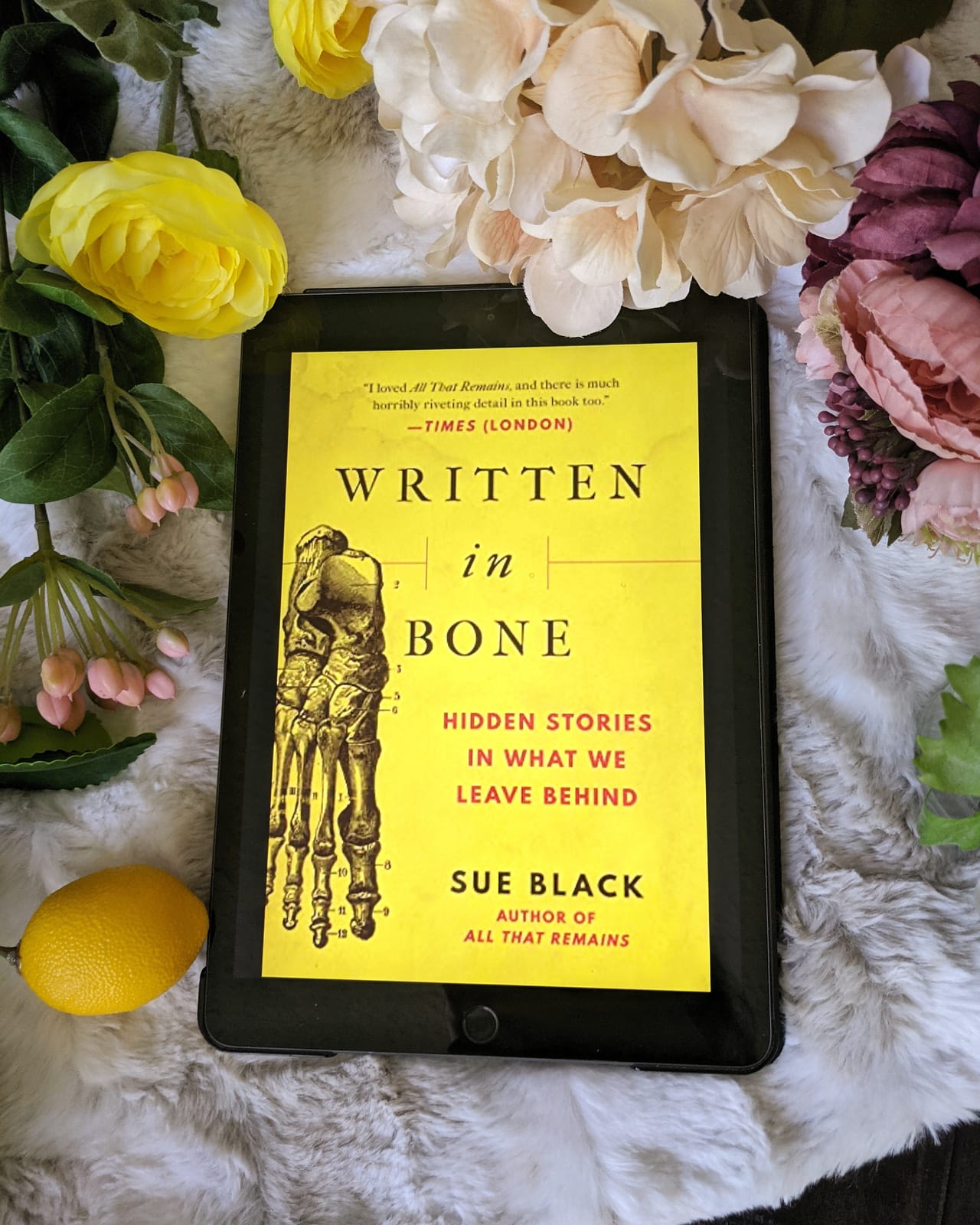 Written in Bone: Hidden Stories in What We Leave Behind customer photo 2