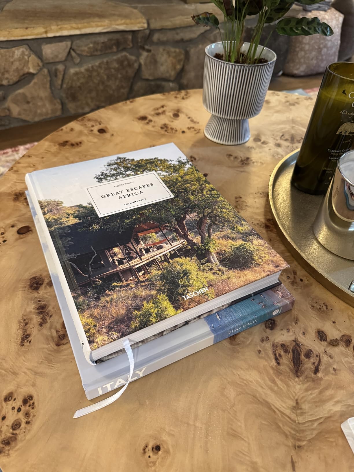 Great Escapes Africa. The Hotel Book customer photo 1
