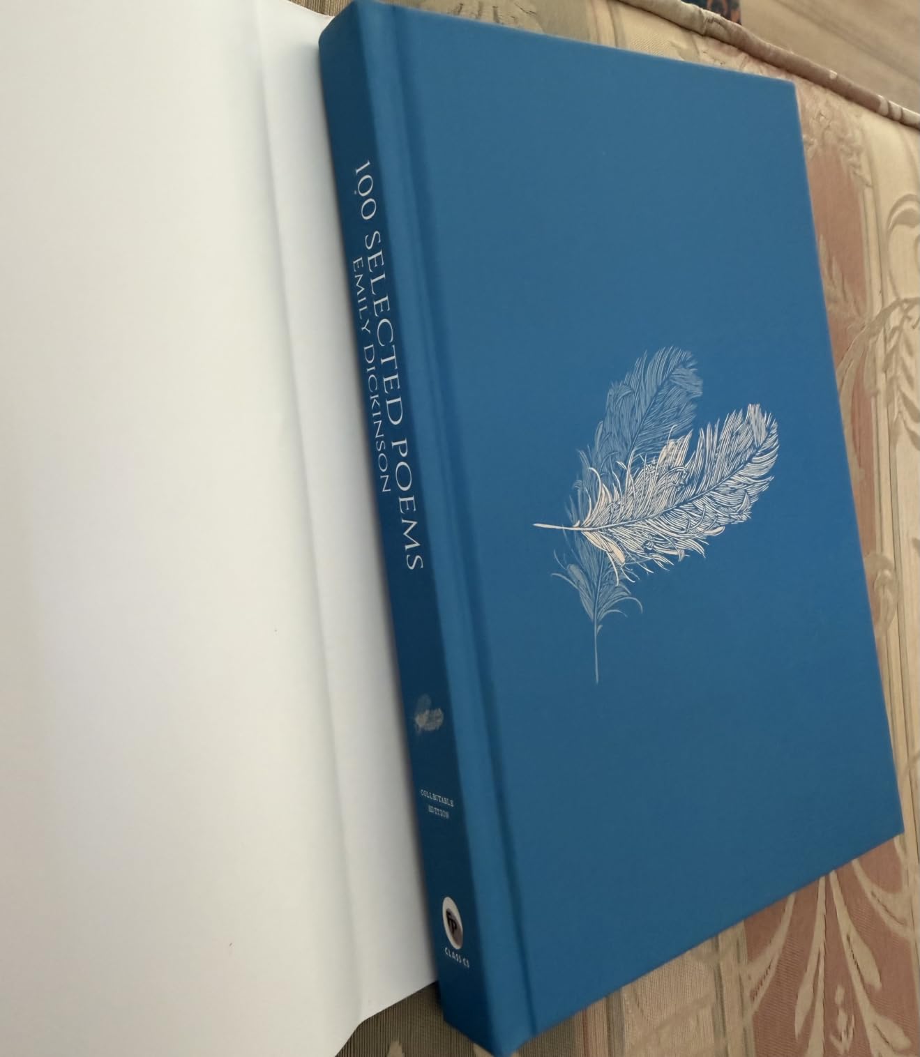 100 Selected Poems, Emily Dickinson: Collectable Hardbound edition customer photo 2