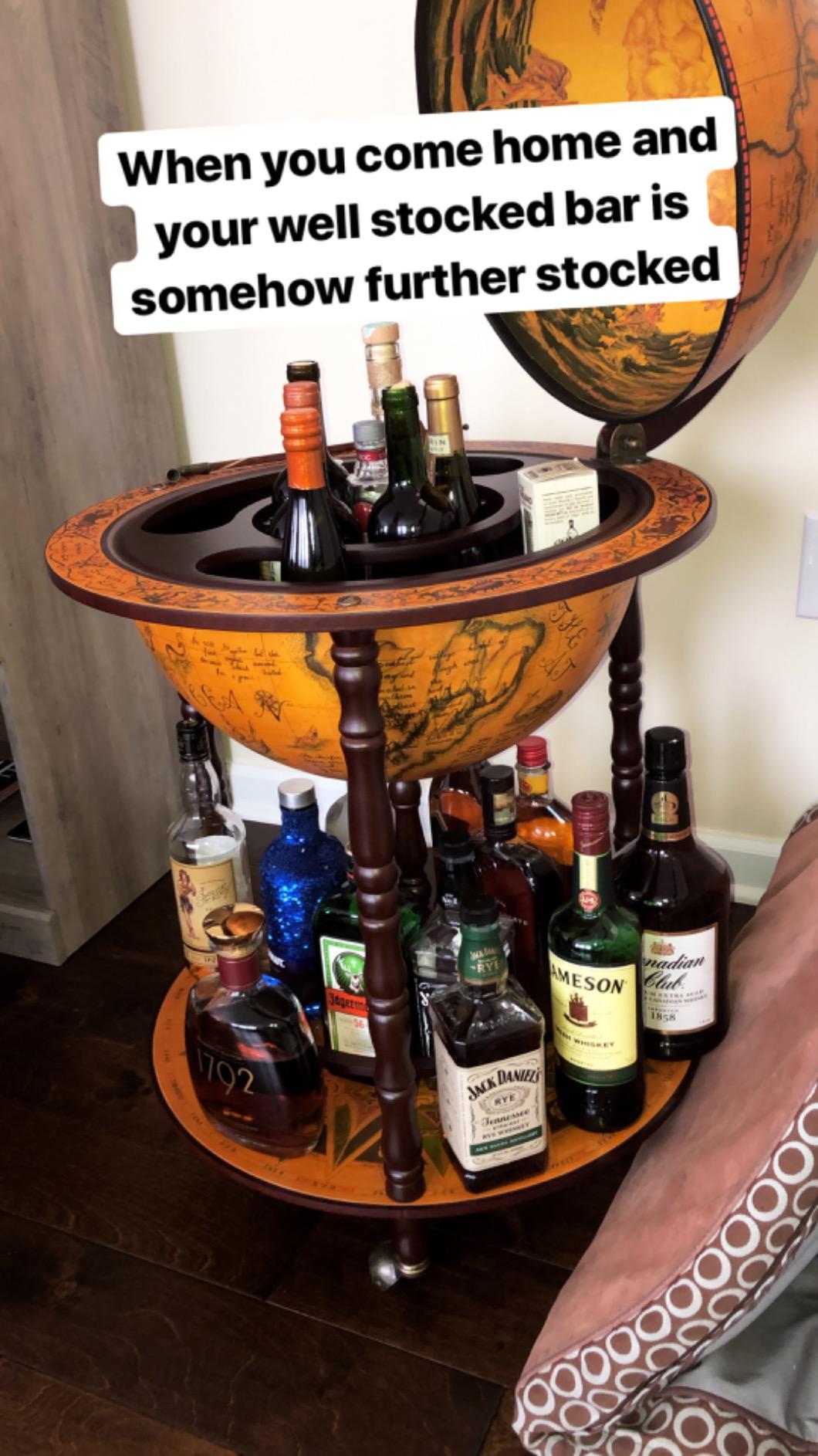 Design Toscano SJ45001 Sixteenth-Century Italian Replica Globe Bar Cart customer photo 2