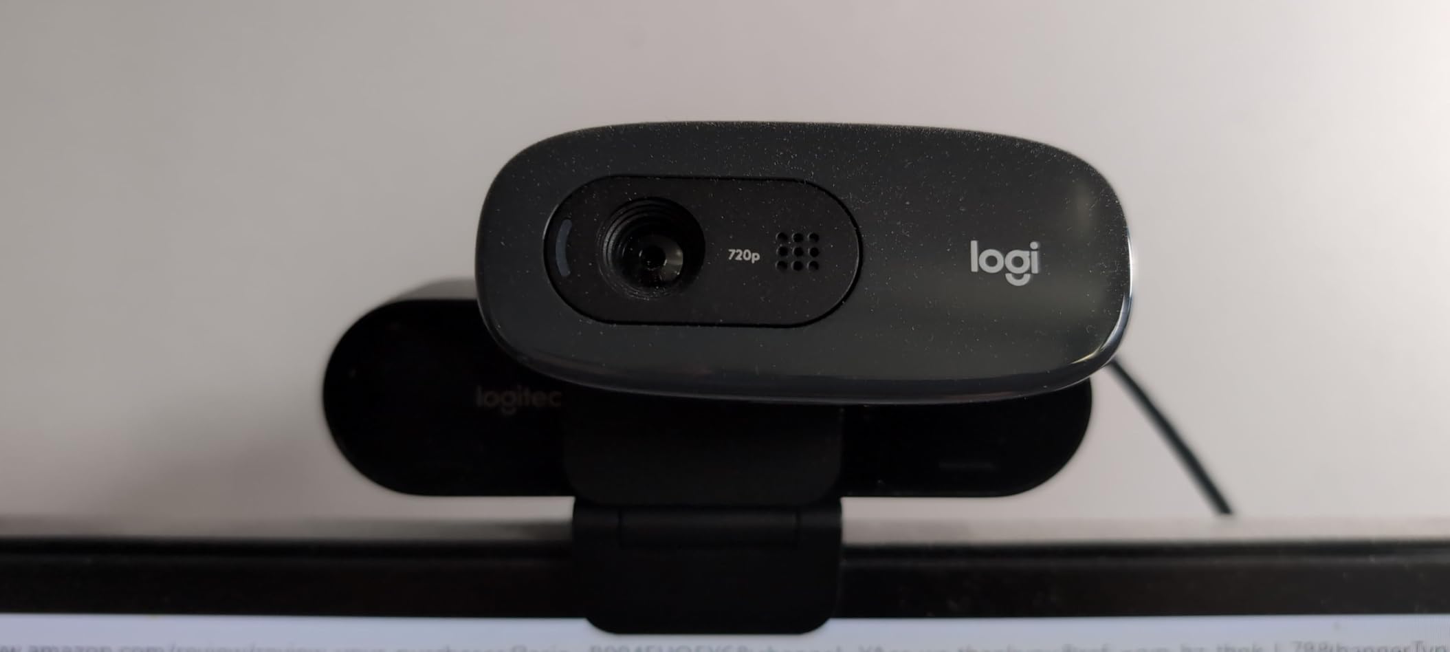 Logitech C270 720p Webcam Plug-and-Play Wide Screen Video Calling - Black | Auto-Light Correct, Noise-Reducing Mic, Zoom, Microsoft, Teams, Skype, Nintendo Switch 2 New GameChat Mode, PC Mac compatible customer photo 2