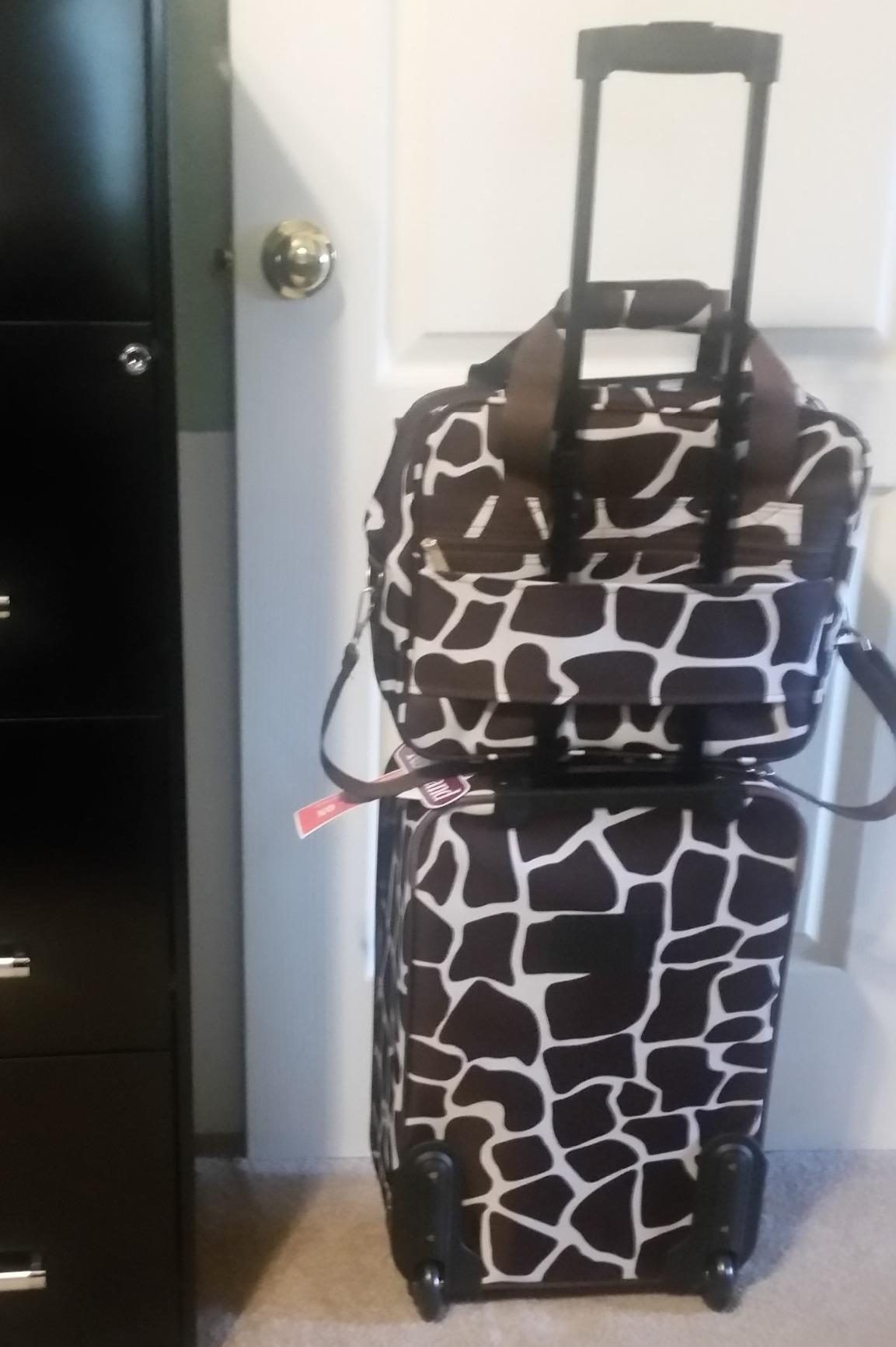 Rockland Fashion Softside Upright Luggage Set, Expandable, Wheel, Telescopic Handle,Turquoise, 2-Piece (14/19) customer photo 1