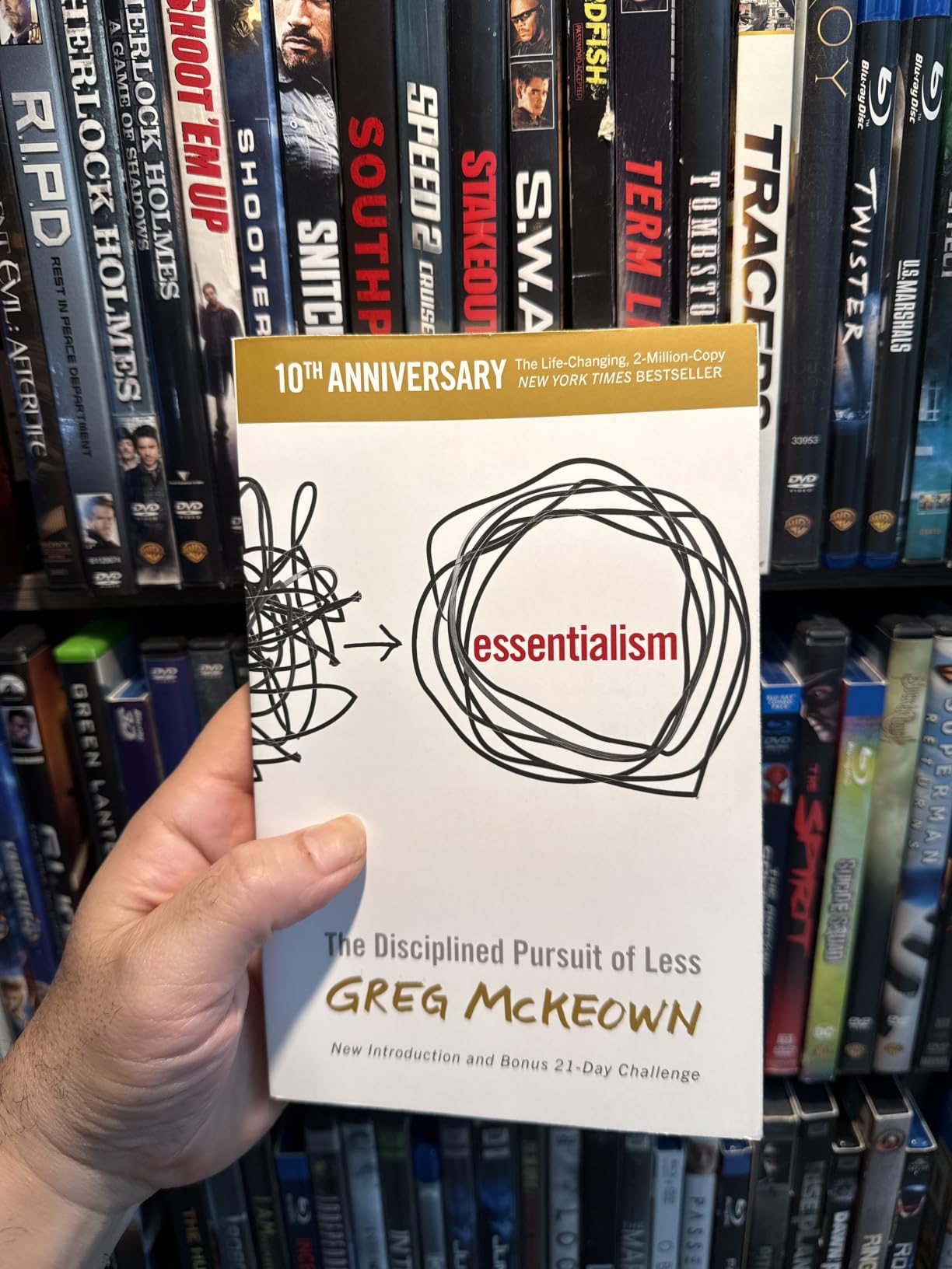 Essentialism: The Disciplined Pursuit of Less customer photo 1