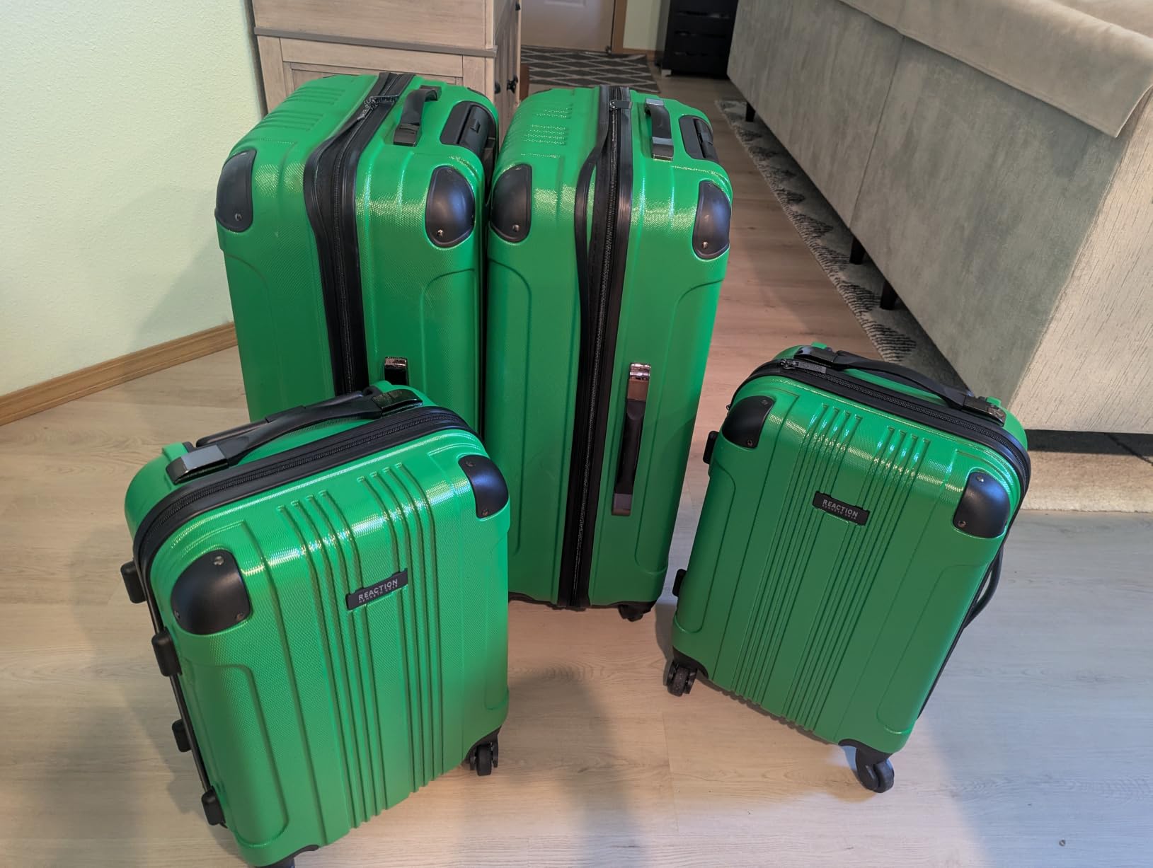 Kenneth Cole REACTION Out of Bounds Lightweight Hardshell 4-Wheel Spinner Luggage, Magenta, 28-Inch Checked customer photo 2