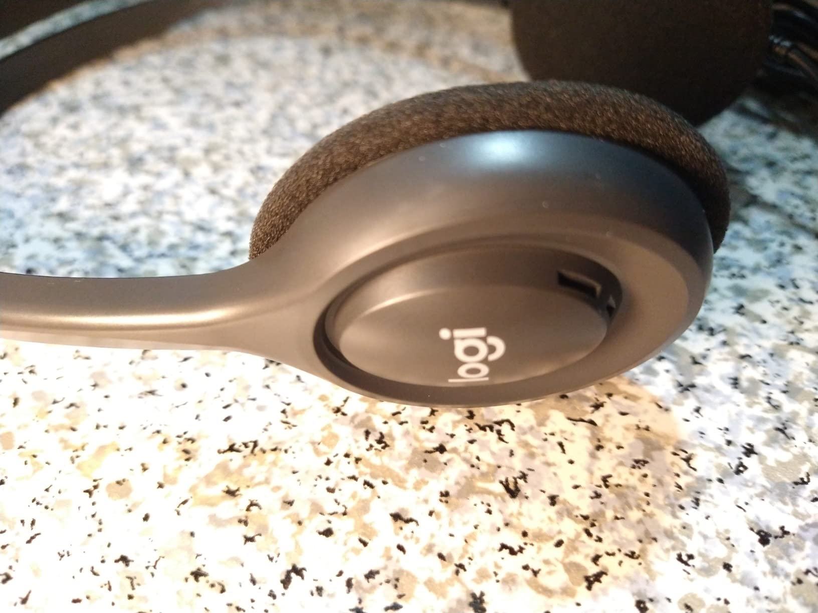 Logitech H111 Stereo Headset with 3.5 mm Audio Jack - Black customer photo 2