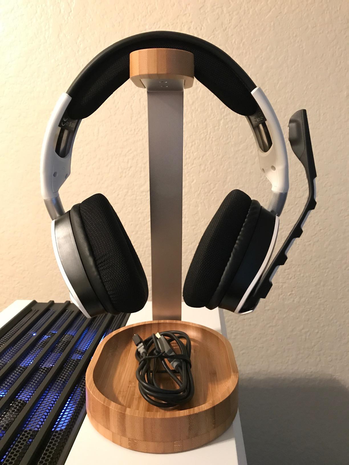 Avantree HS102 - Metal Headphone Stand with Cable Holder customer photo 1