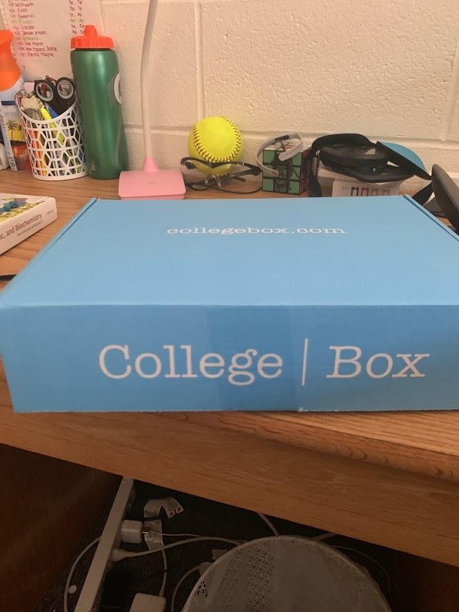 COLLEGEBOX Healthy Snack Box (35 Count) Back to School Variety Pack Care Package Gift Basket Kid Men Women Adult Nuts Health Nutrition Assortment College Graduation customer photo 2