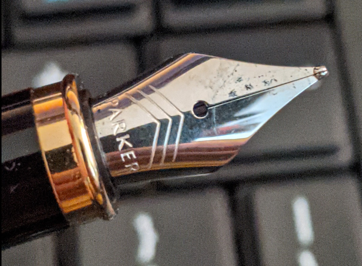 PARKER IM Fountain Pen, Premium Black, Medium Nib with Blue Ink Refill (1931653) customer photo 2