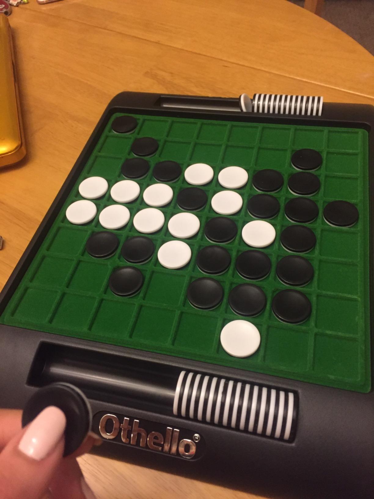 Ravensburger Othello - Classic Strategy Board Game for 2 Players - Easy to Learn, Hard to Master - Fast-Paced Family Fun - Ages 8+ customer photo 2