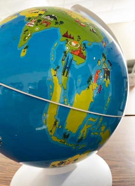 PlayShifu Orboot Earth – Interactive AR World Globe for Kids: 1000+ Facts on Animals, Places & Monuments | Tech-Powered STEM Learning Toy & Gift, Ages 4–10 customer photo 2