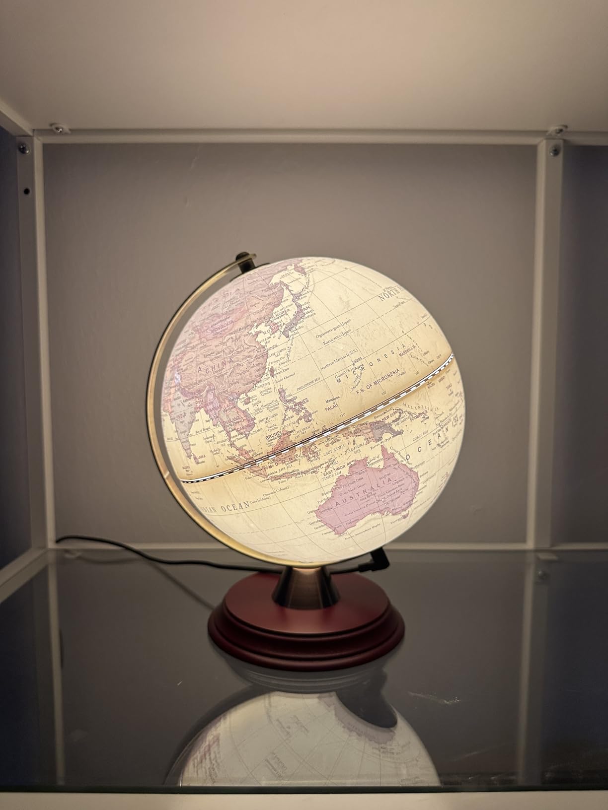 TTKTK Illuminated World Globe for Adults & Kids with Wooden Stand,Built in LED Lamp for Illuminated Night View Antique Globe for Home Décor and Office Desktop 8inch customer photo 1
