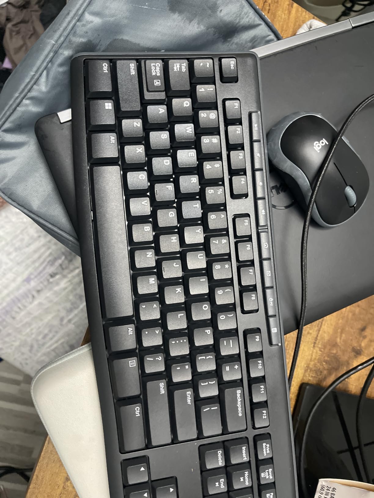 Logitech MK270 Full Size Wireless Keyboard and Mouse Combo - Black customer photo 2
