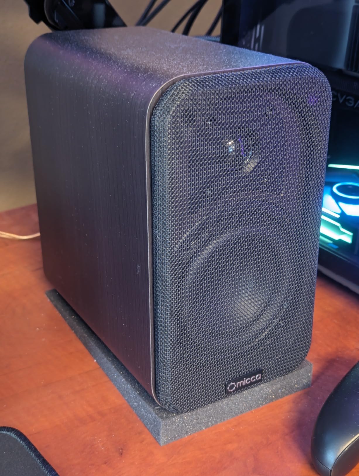 Micca RB42 Reference 2-Way Passive Bookshelf Speakers, Stereo Pair, Walnut customer photo 1
