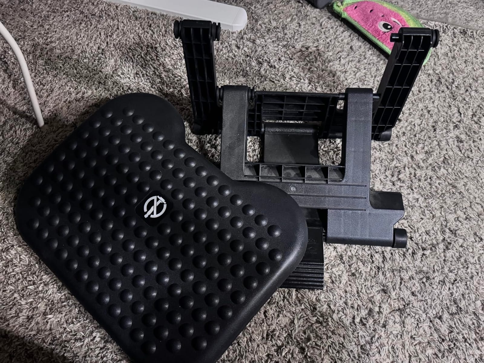 HUANUO Adjustable Foot Rest for Under Desk with Massage Surface and Tilt customer photo 2