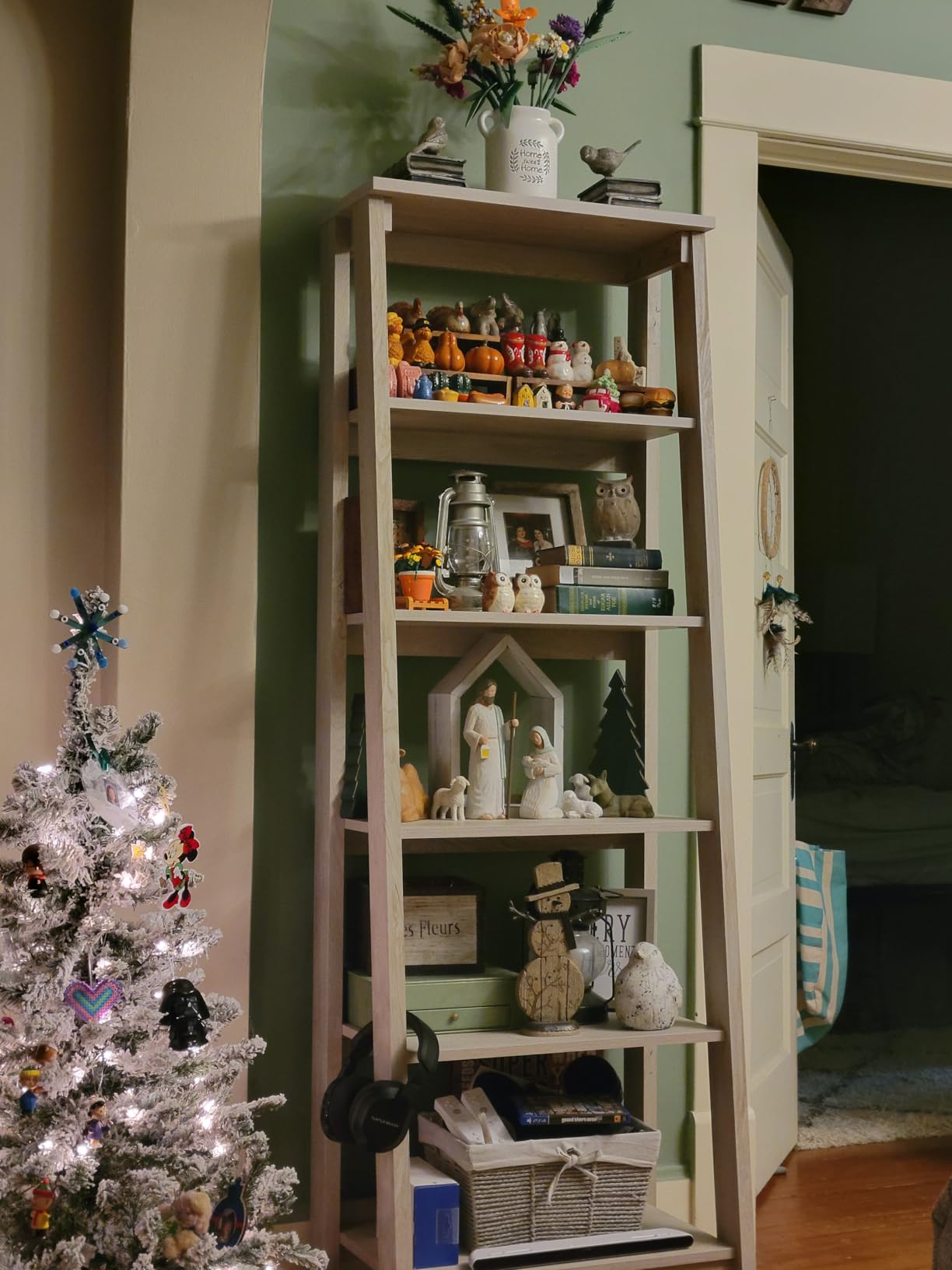Sauder Trestle 5-Shelf Bookcase/ Book Shelf, Vintage Oak finish customer photo 1