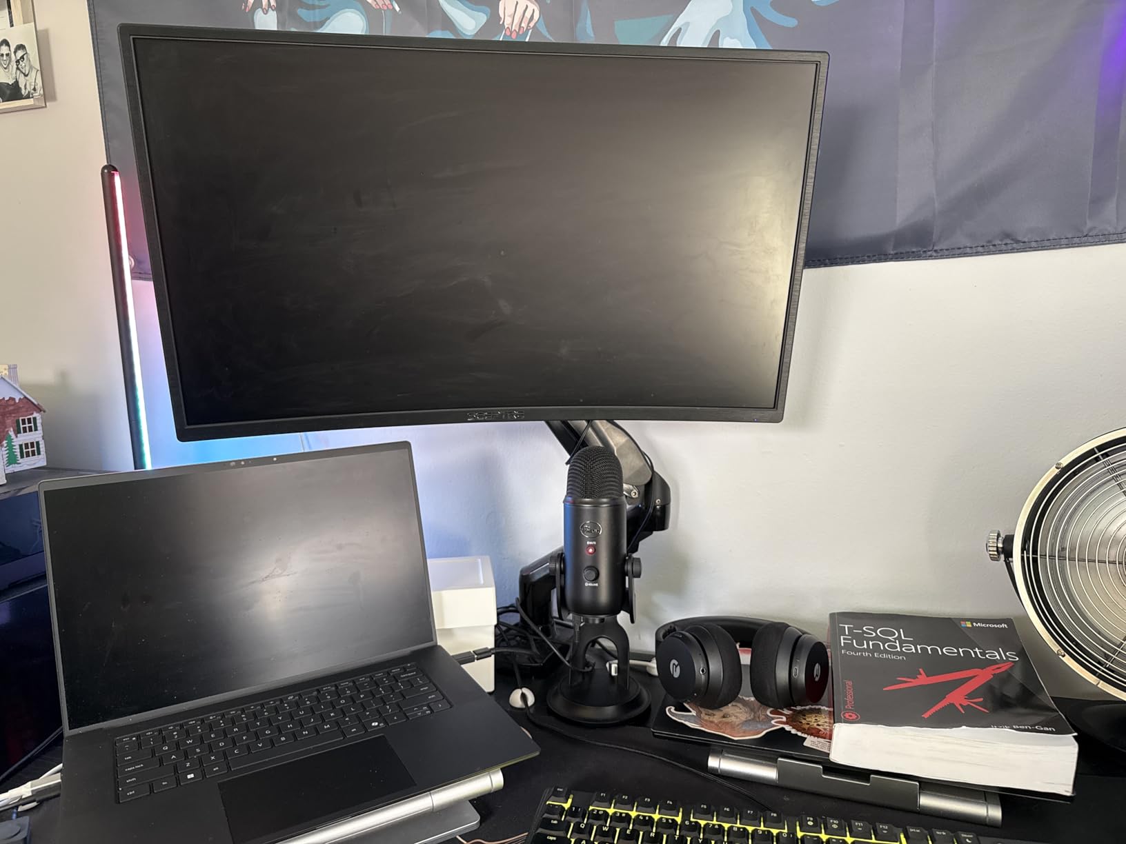 Sceptre Curved 27-inch Prime Monitor up to 100Hz 1080p, HDMI x2, VGA, 99% sRGB, Built-in Speakers, R1500, Machine Black 2025 (C275W-1920RN Series) customer photo 1