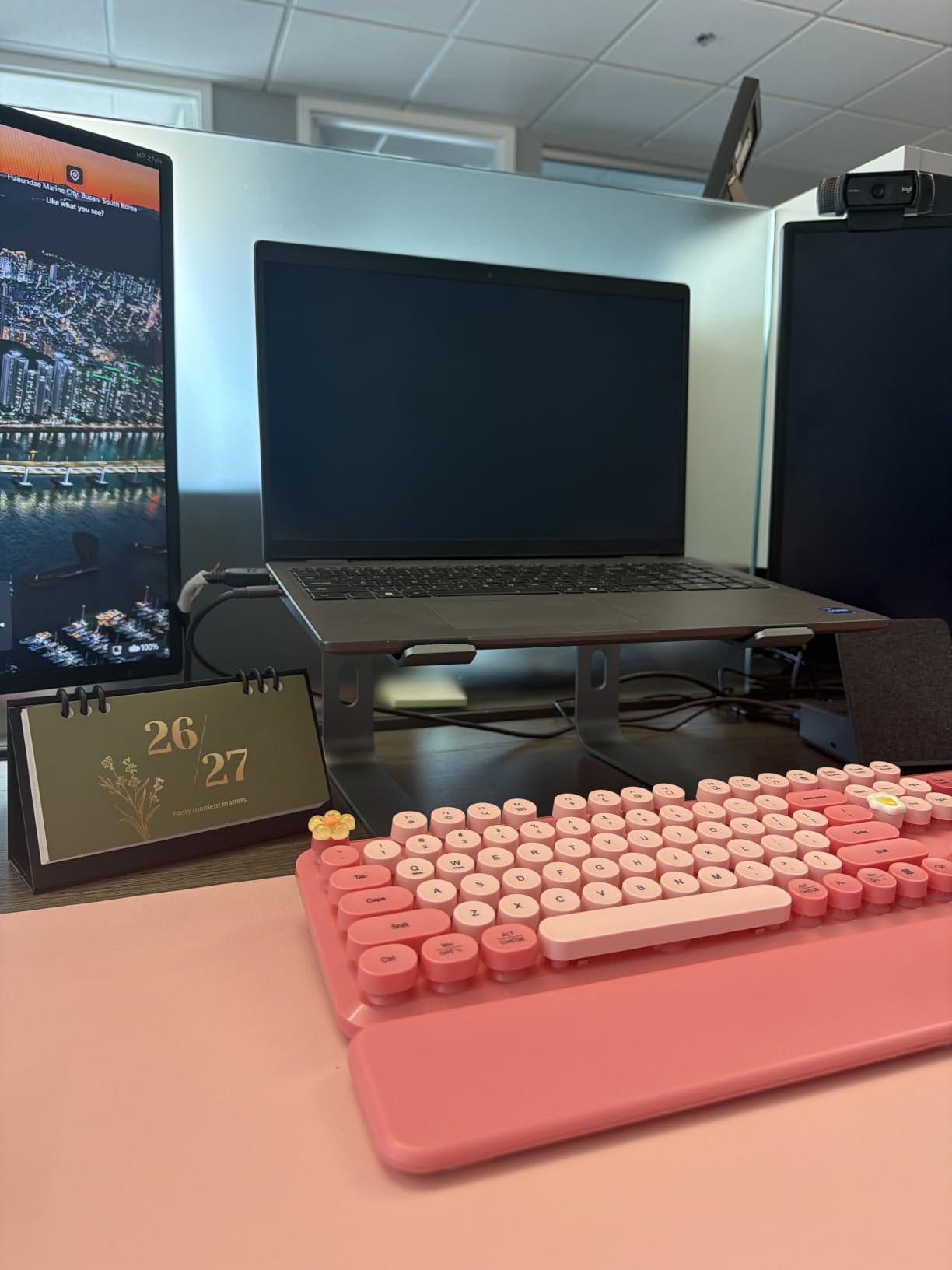 Nulaxy Full Aluminum Laptop Stand, Stable Support to 22 lbs, Open Cooling customer photo 2