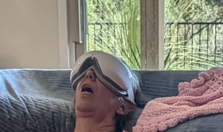 RENPHO Eyeris 1 Eye Massager with Heat, Heated Massage Eye Mask customer photo 2