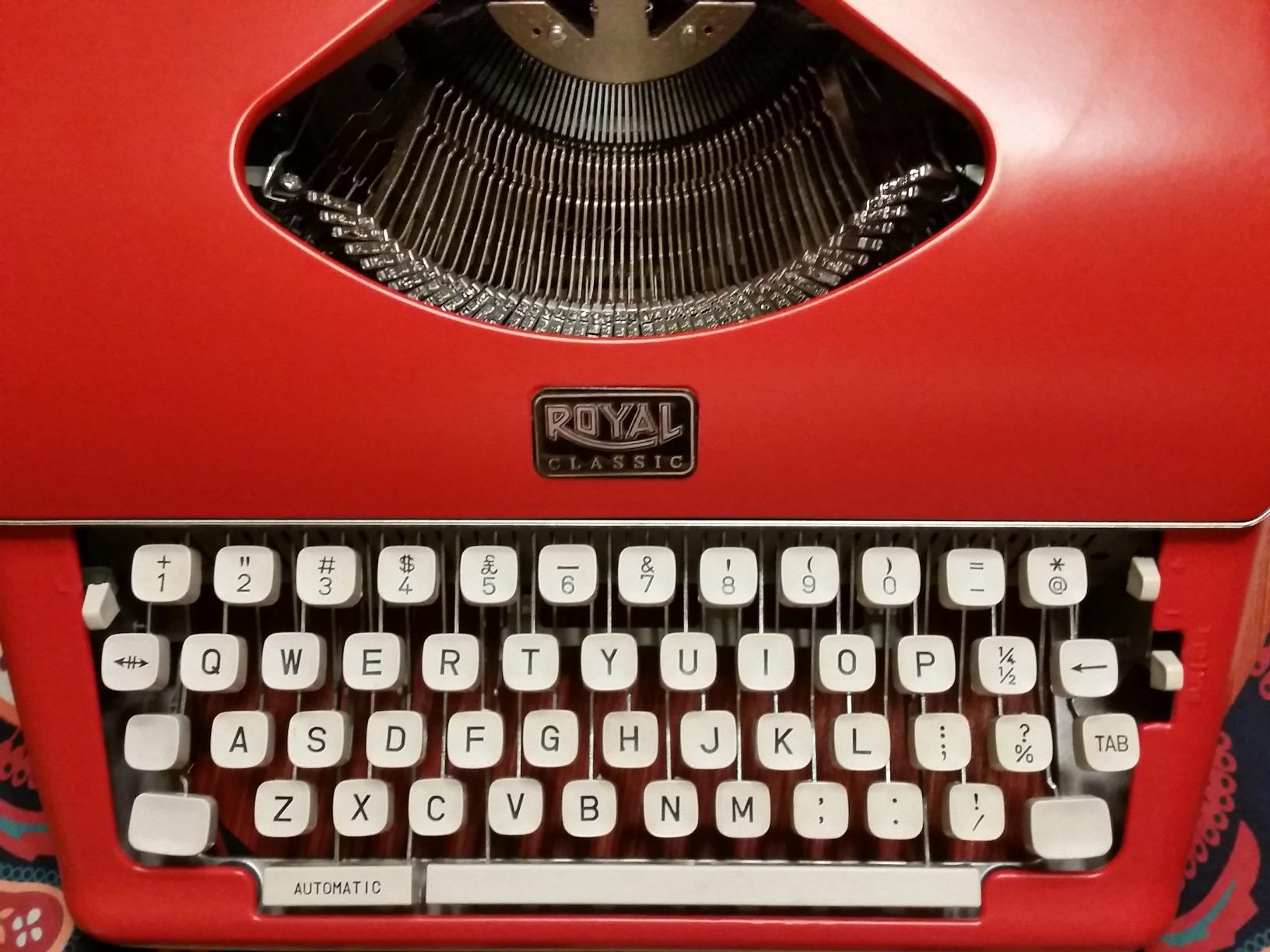 Royal 79120q Classic Manual Typewriter (red) customer photo 1