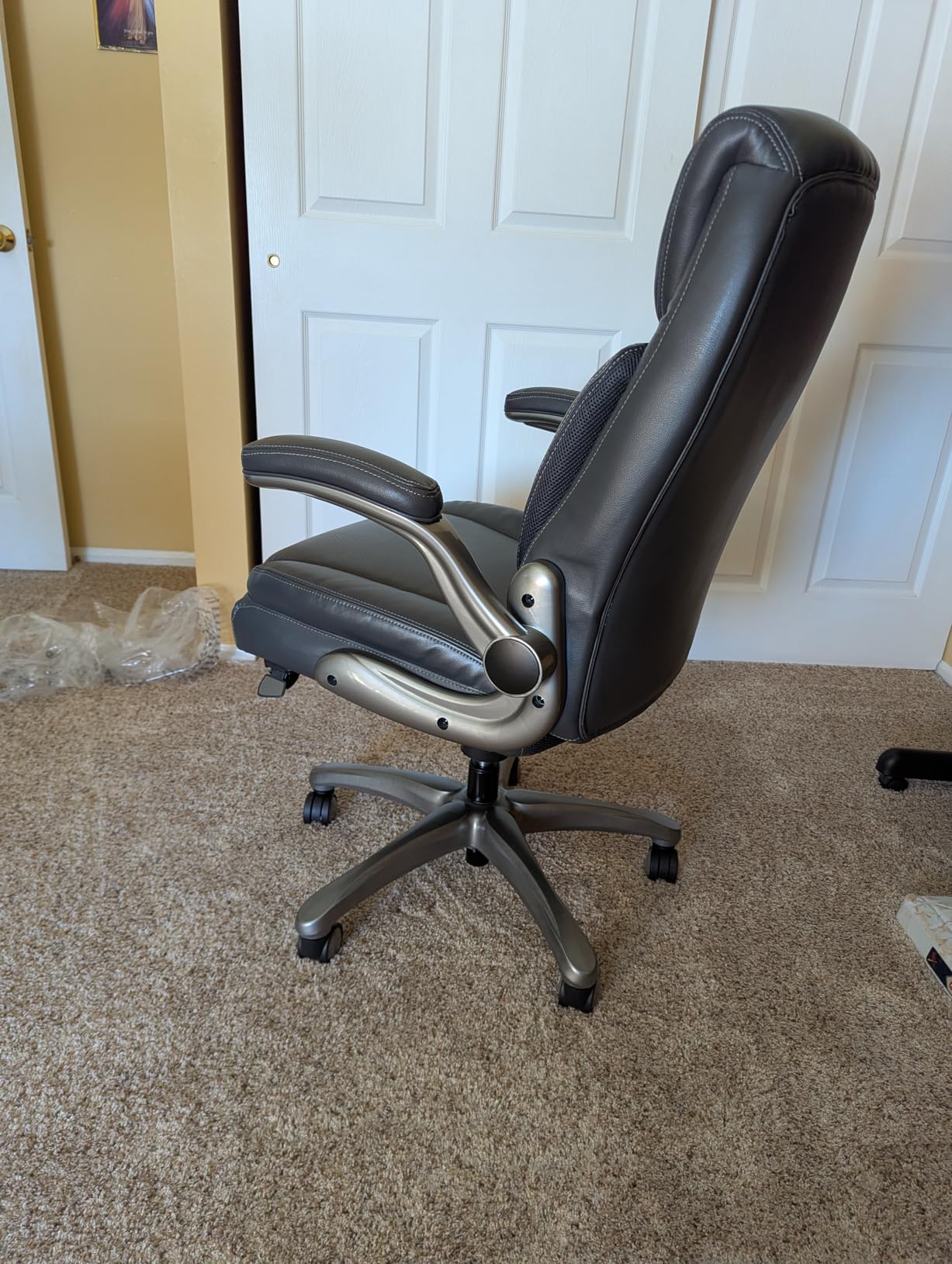 Amazon Basics Ergonomic Executive Office Desk Chair with Lumbar Support, Flip-up Armrests, Adjustable Height, Cream Leather customer photo 1