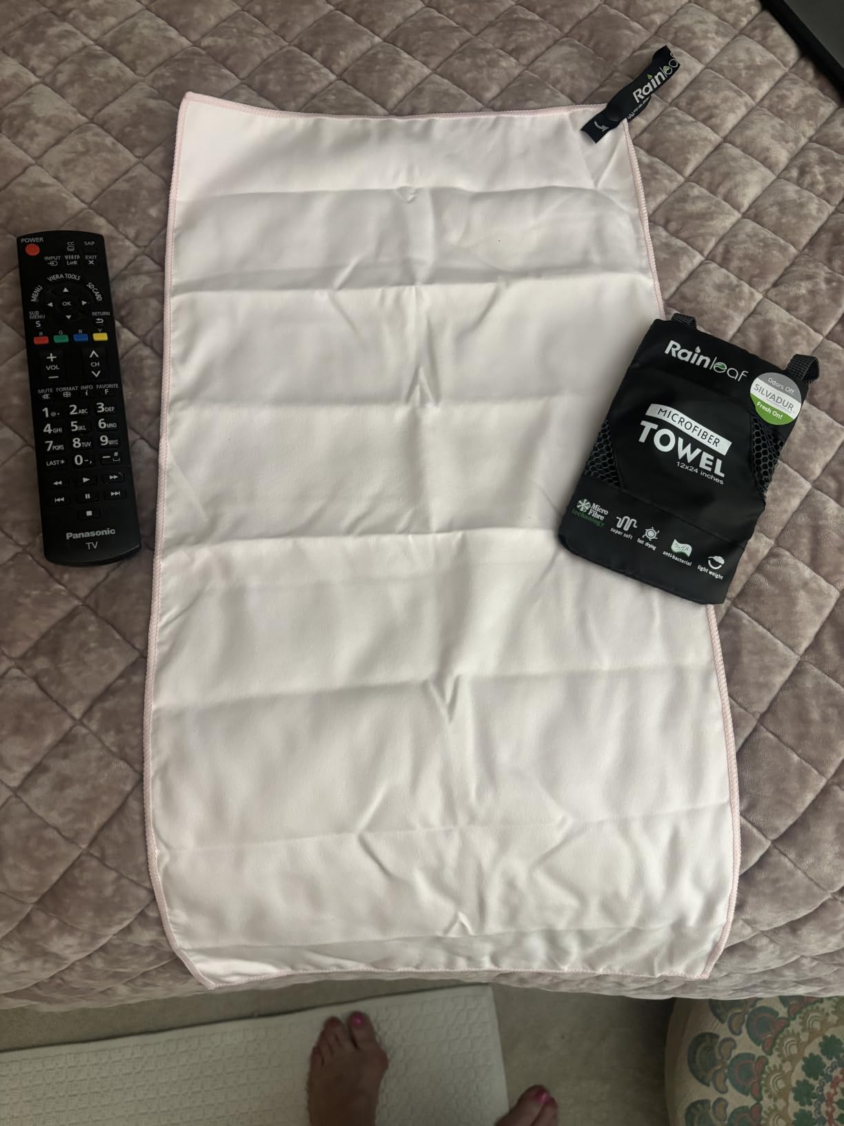 Rainleaf Microfiber Towel Quick Dry Camping & Travel & Gym Towel. Compact customer photo 1