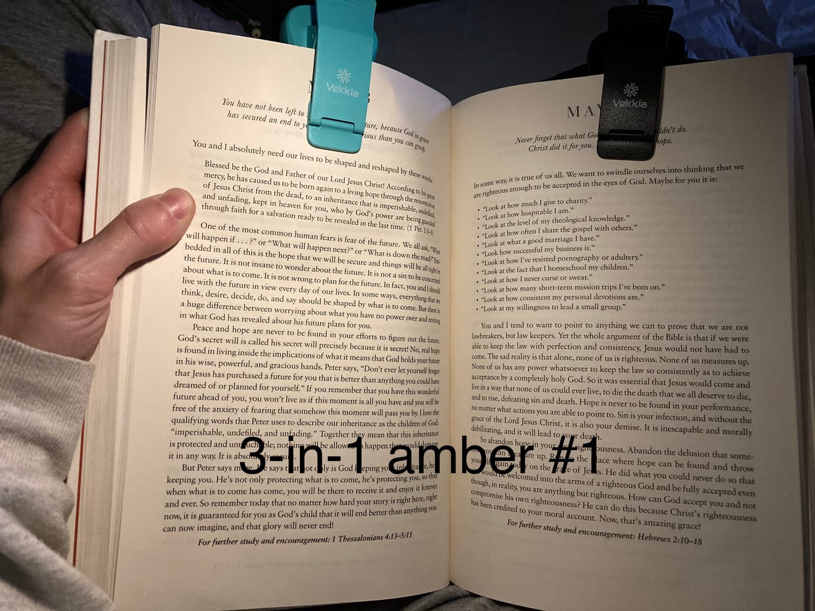 Vekkia Amber Rechargeable 7 Led Eye Care Book Light customer photo 2