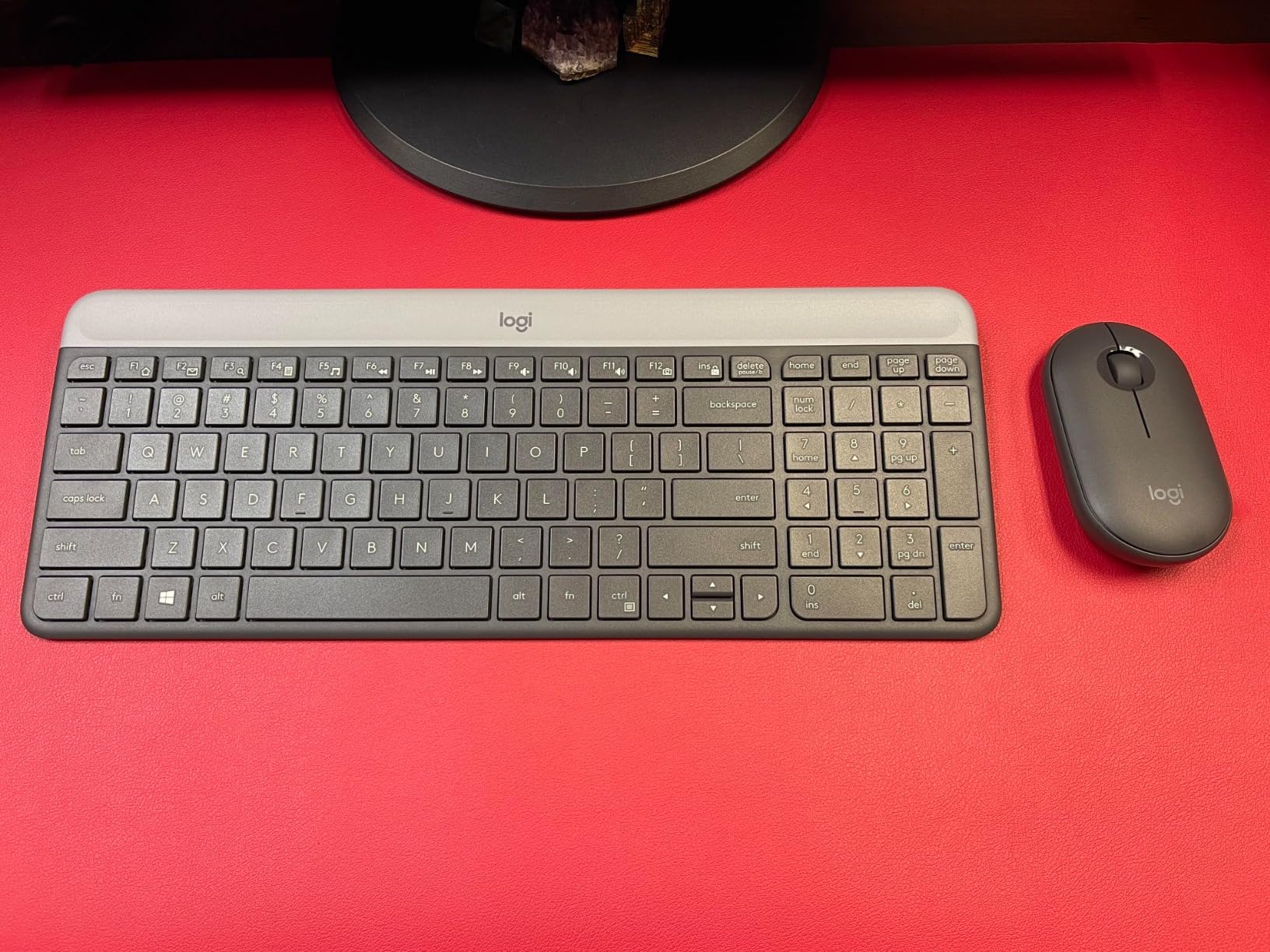 Logitech MK470 Slim Wireless Combo Compact Keyboard and Mouse - Off White customer photo 2