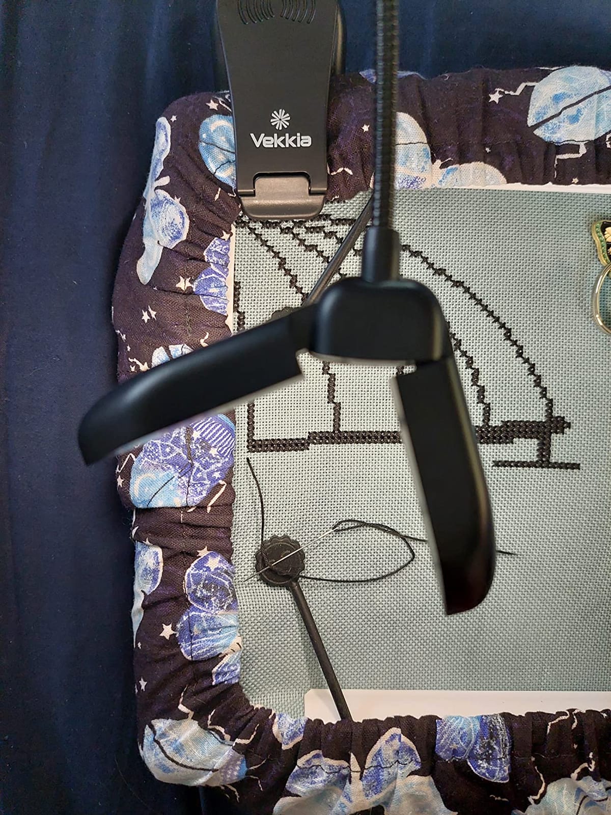 Vekkia 14 LED Rechargeable Book Light for Reading at Night customer photo 2