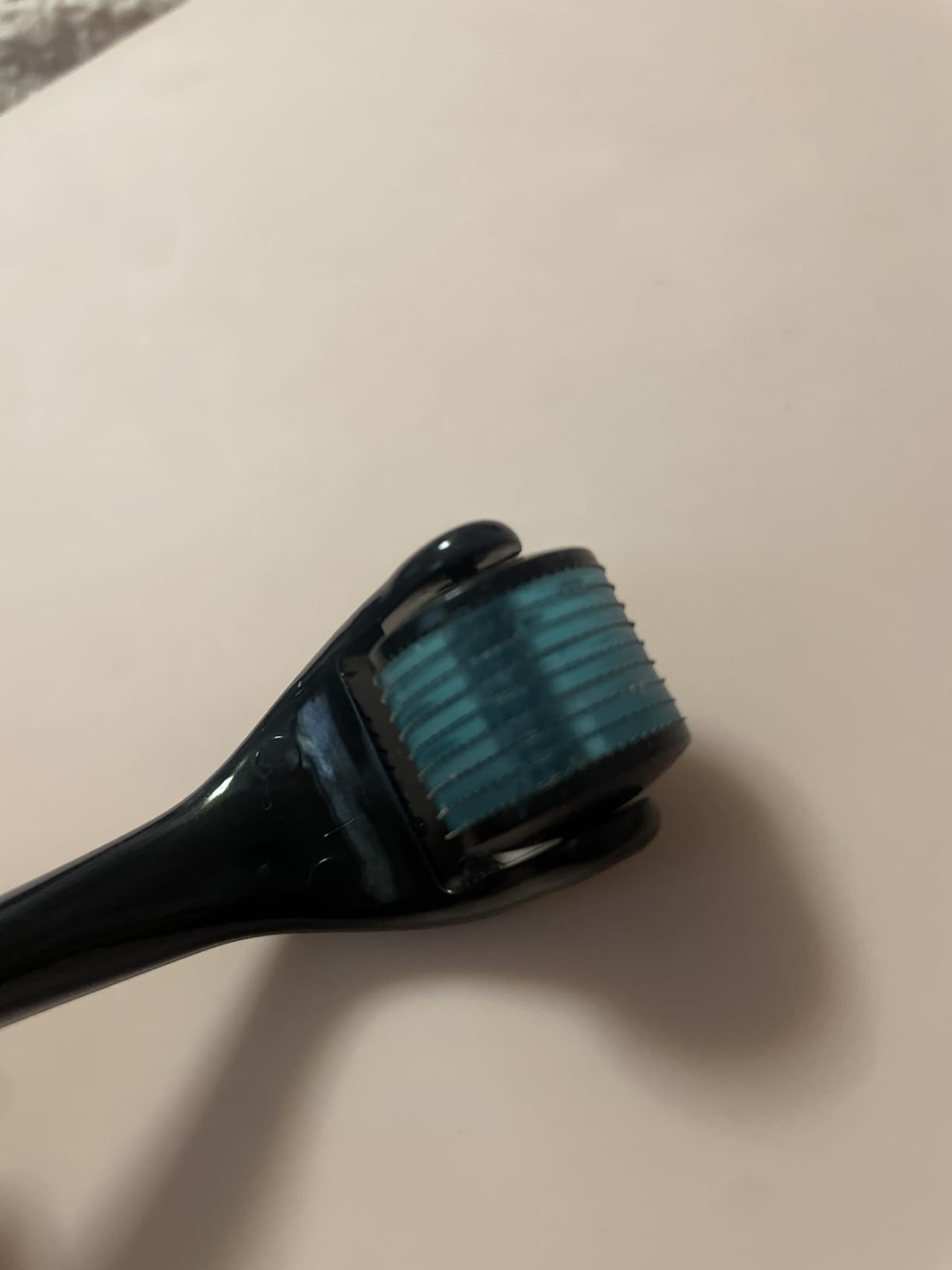 ROSELYNBOUTIQUE Derma Roller for Men & Women - Beauty Tool,0.25mm,Titanium customer photo 1