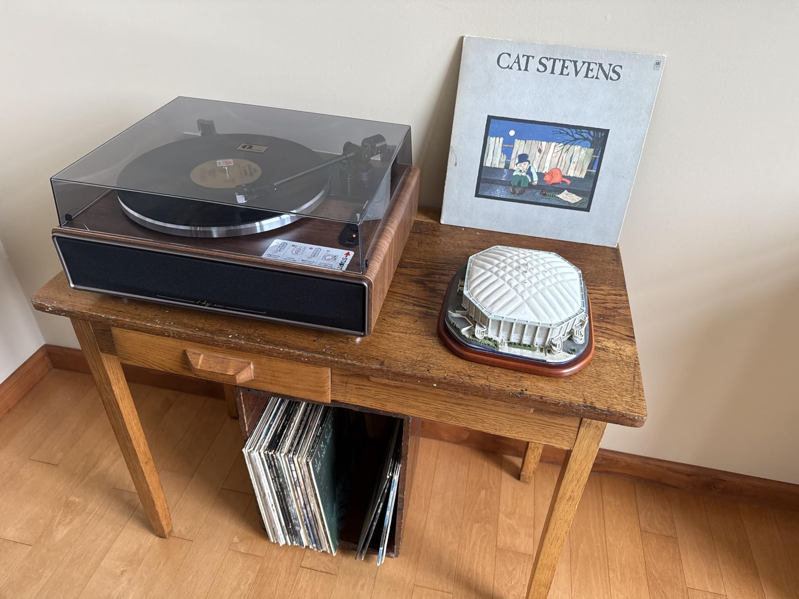 1 BY ONE High Fidelity Belt Drive Turntable with Built-in Speakers customer photo 2