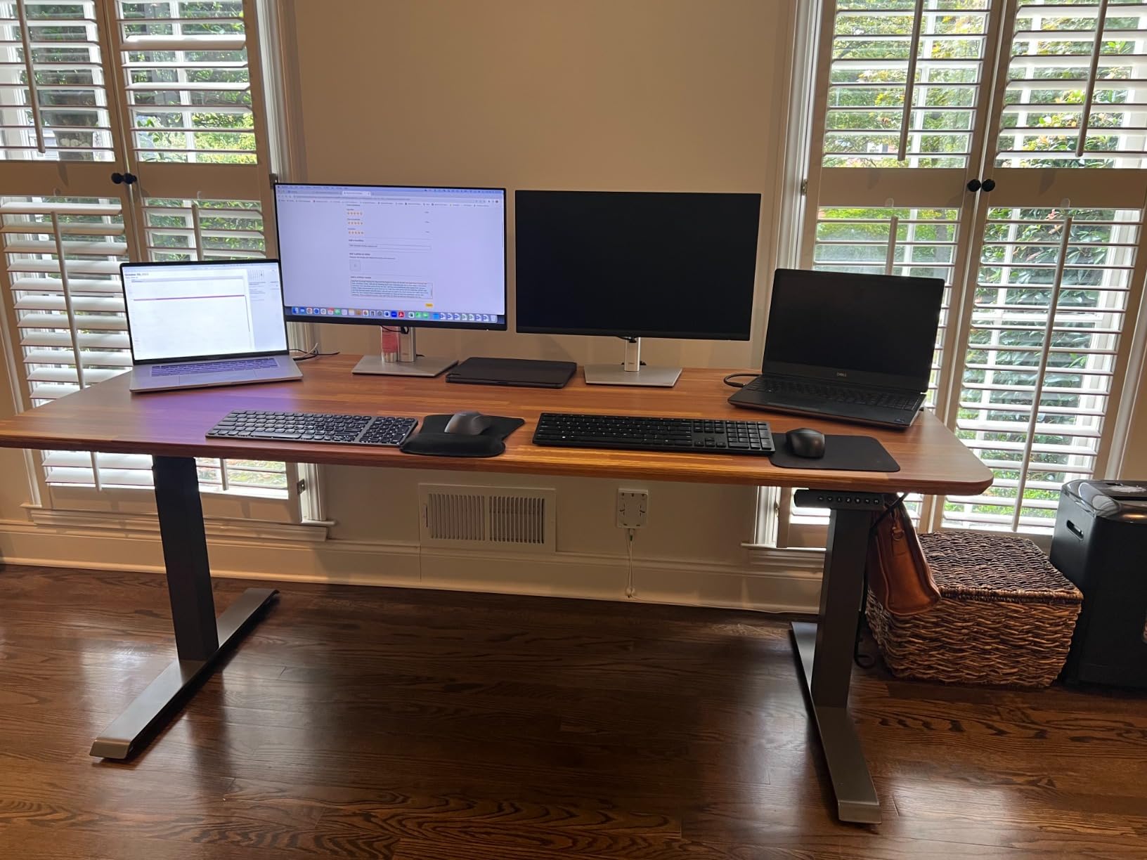 Vari Classic Electric Standing Desk – 60x30 – Reclaimed Wood/Slate customer photo 1
